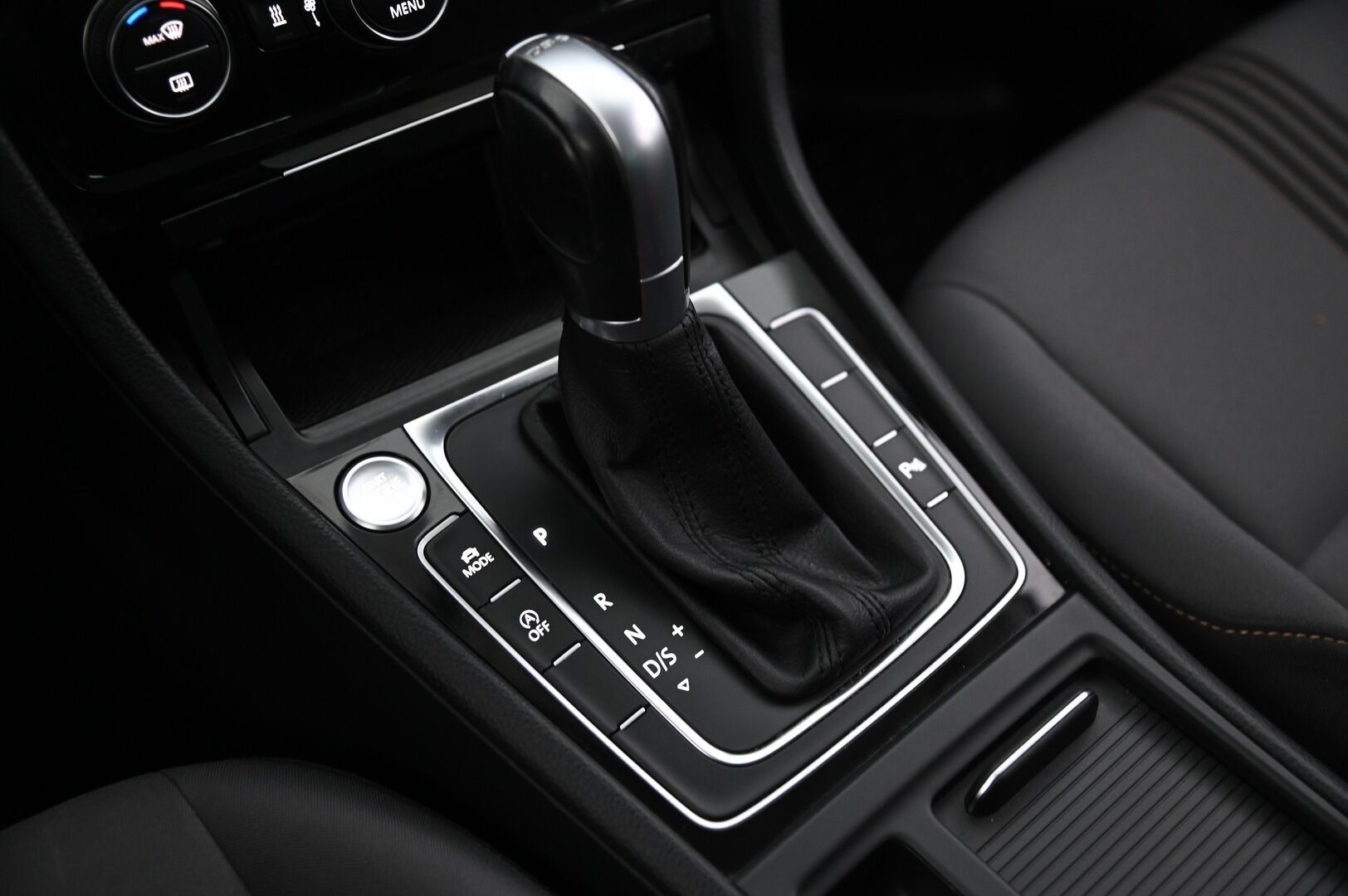 Volkswagen Golf 2017 Variant Allstar 1,4 TSI 110 kW (150 hv) DSG-automaatti * Webasto / Adapt.vakkari / Ratinlämmitin / Keyless * - Suomi-auto / 2x Avain / 2x Vanteet ja renkaat / 110kw - HULLUT BLACKWEEK JATKOT - KORKOTARJOUS 2,49%