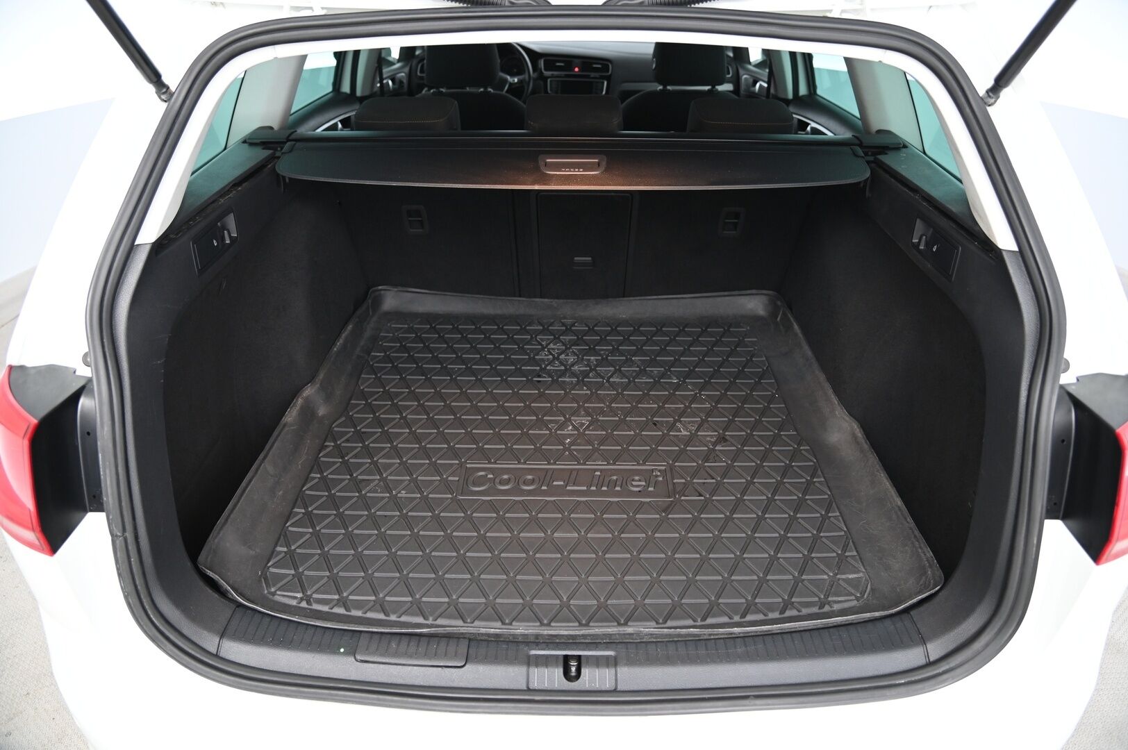 Volkswagen Golf 2017 Variant Allstar 1,4 TSI 110 kW (150 hv) DSG-automaatti * Webasto / Adapt.vakkari / Ratinlämmitin / Keyless * - Suomi-auto / 2x Avain / 2x Vanteet ja renkaat / 110kw - HULLUT JOULUT KORKOTARJOUS 2,49% 