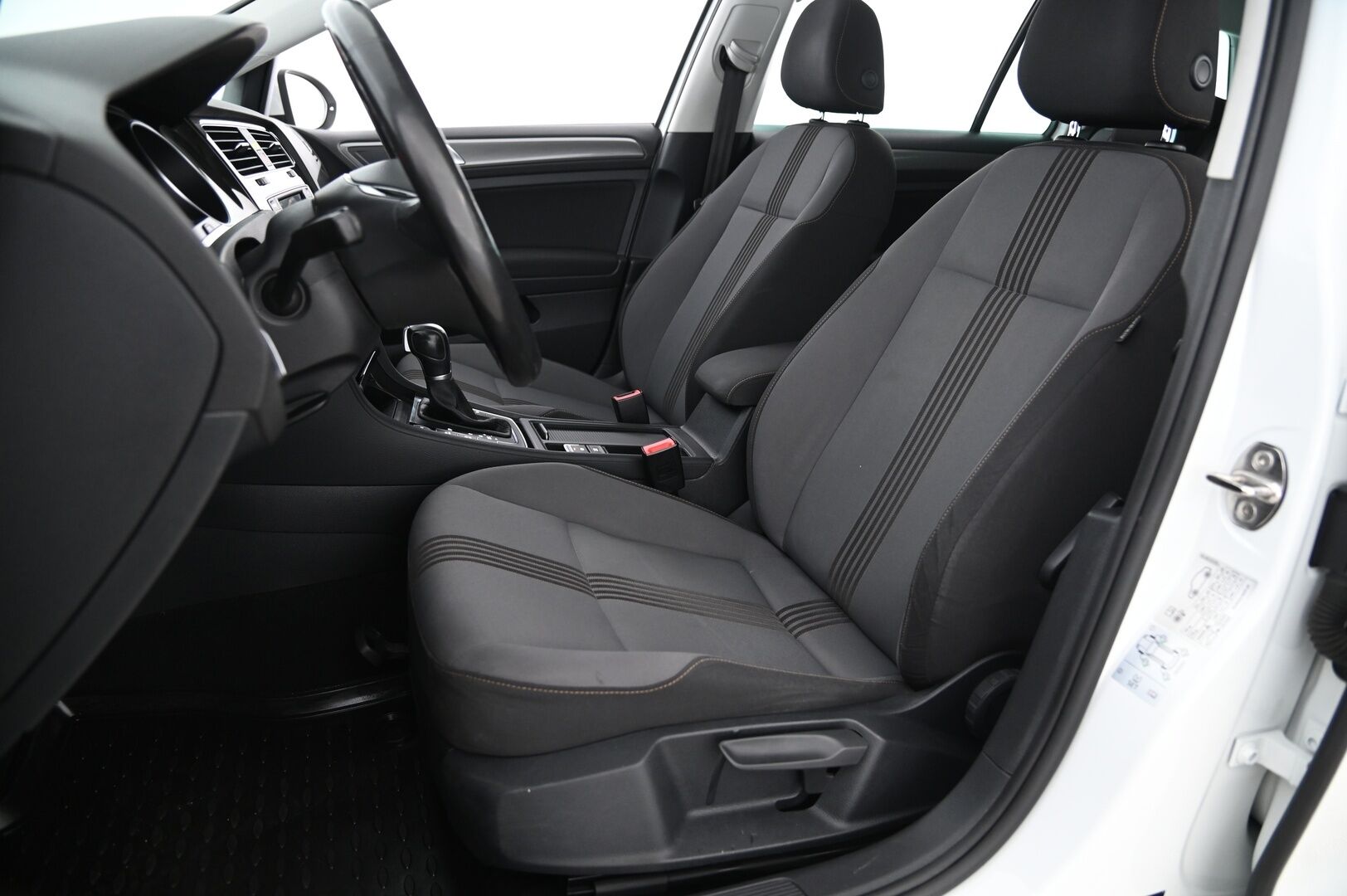 Volkswagen Golf 2017 Variant Allstar 1,4 TSI 110 kW (150 hv) DSG-automaatti * Webasto / Adapt.vakkari / Ratinlämmitin / Keyless * - Suomi-auto / 2x Avain / 2x Vanteet ja renkaat / 110kw 