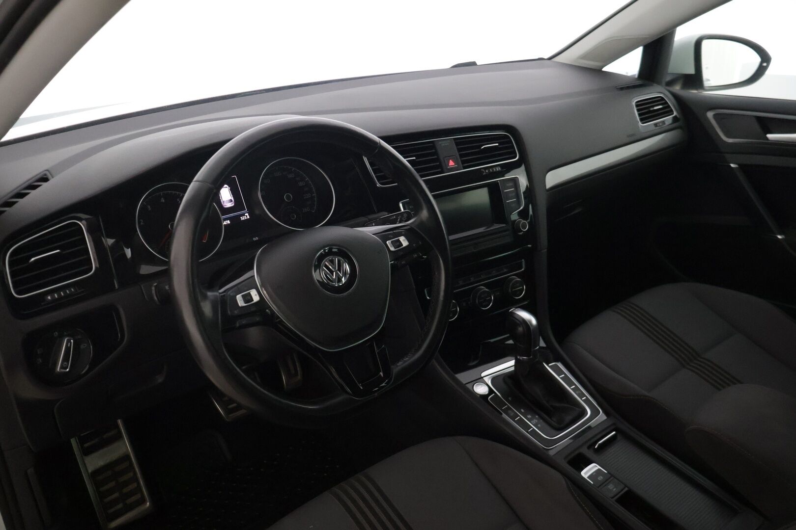 Volkswagen Golf 2017 Variant Allstar 1,4 TSI 110 kW (150 hv) DSG-automaatti - | 2 Om Suomi-auto | Webasto | Vakkari | Lämpöratti | Bluetooth | KeylessGo | Etu ja taka tutkat | 2x renkaat ja vanteet | 