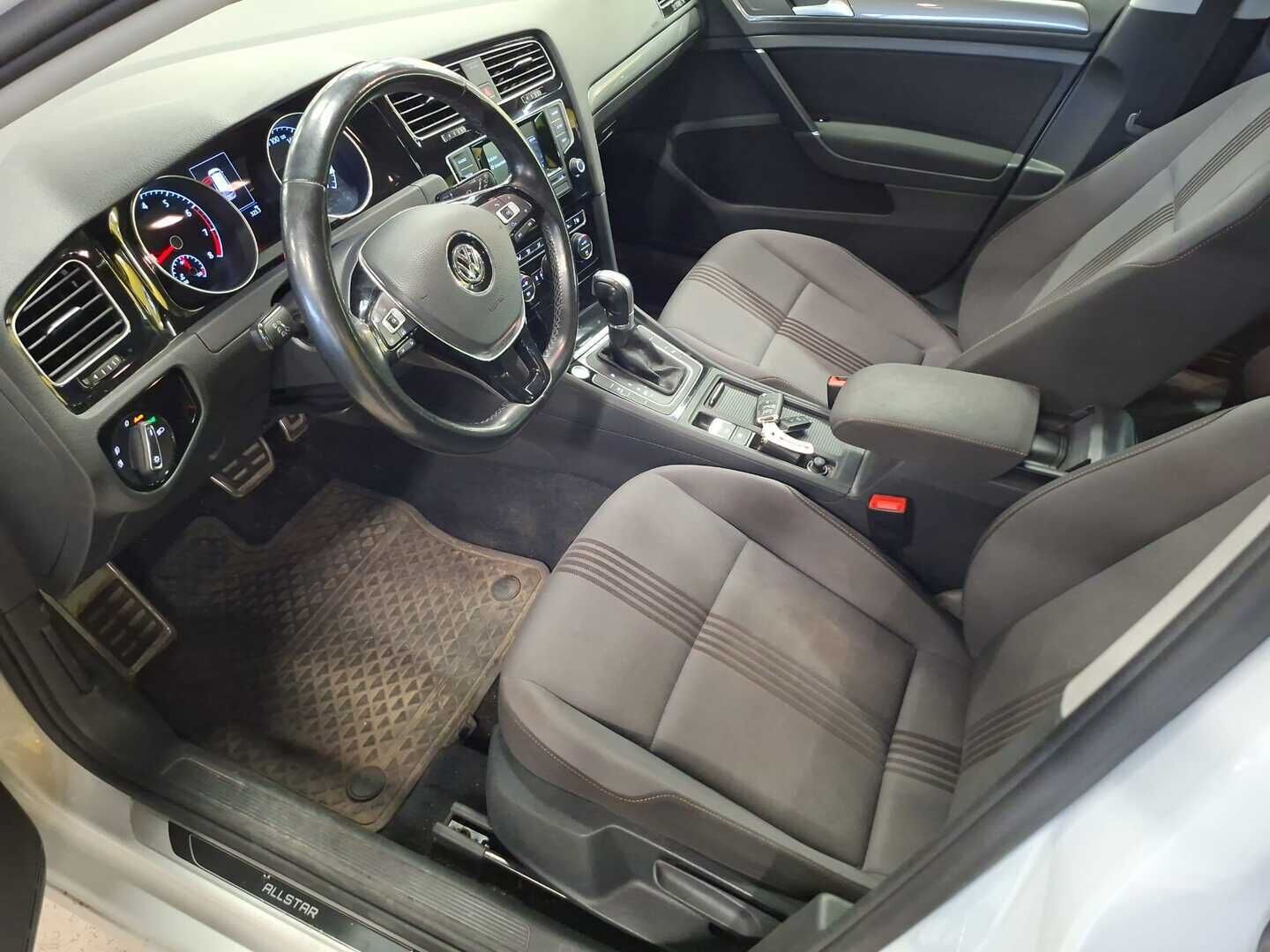 Volkswagen Golf 2017 Variant Allstar 1,4 TSI 110 kW (150 hv) DSG-automaatti - |2 OM | Webasto | Vakkari | Lämpöratti | Bluetooth | KeylessGo | Etu ja taka tutkat | 2x renkaat ja vanteet| 