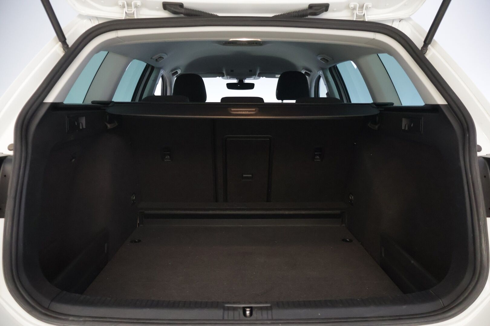 Volkswagen Golf 2017 Variant Allstar 1,4 TSI 110 kW (150 hv) DSG-automaatti - | 2 Om Suomi-auto | Webasto | Vakkari | Lämpöratti | Bluetooth | KeylessGo | Etu ja taka tutkat | 2x renkaat ja vanteet | 