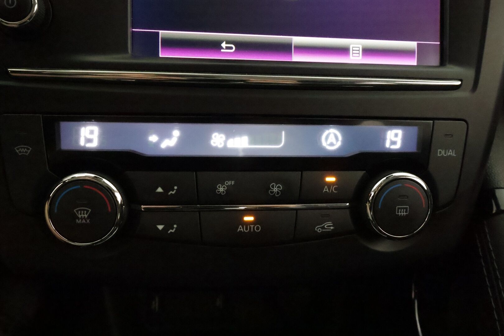 Renault Kadjar 2017 Energy dCi 110 EDC-aut Zen **Puolinahat / Navi / Kaistavahti / Vakkari / P.Tutkat / Bluetooth** - 2-omisteinen Suomi-auto