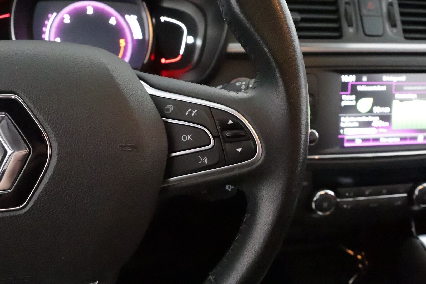 Renault Kadjar 2017 Energy dCi 110 EDC-aut Zen **Puolinahat / Navi / Kaistavahti / Vakkari / P.Tutkat / Bluetooth** - 2-omisteinen Suomi-auto