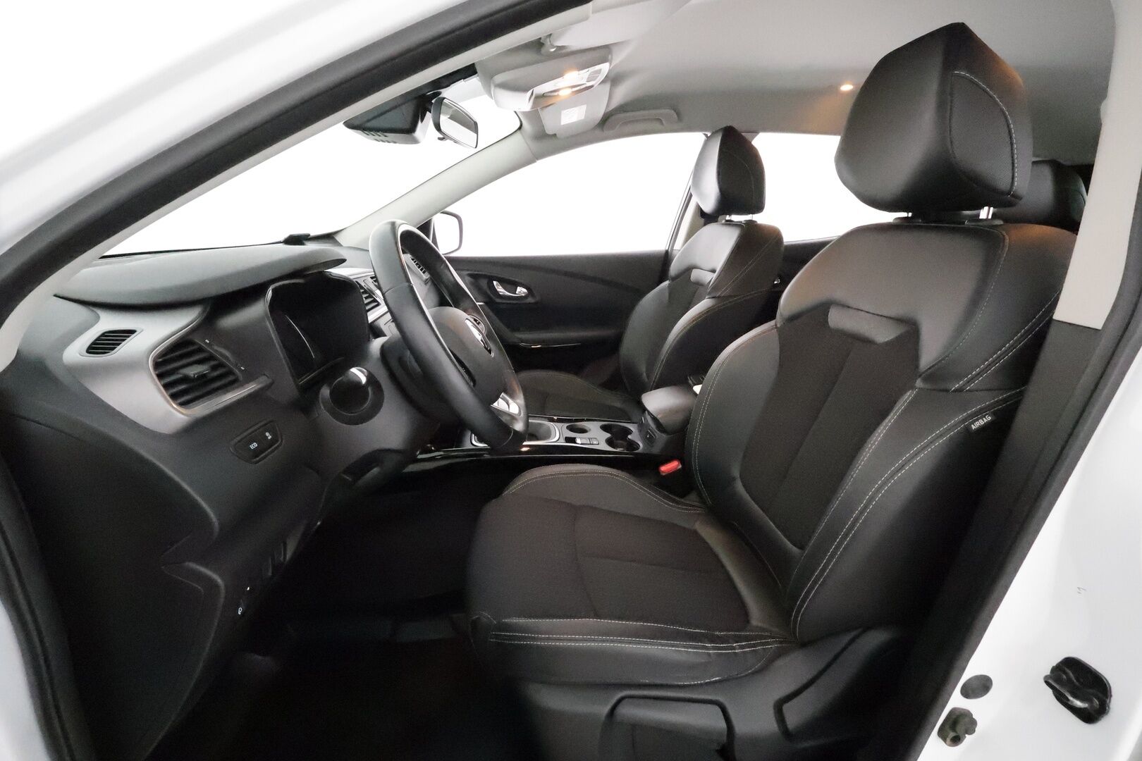 Renault Kadjar 2017 Energy dCi 110 EDC-aut Zen **Puolinahat / Navi / Kaistavahti / Vakkari / P.Tutkat / Bluetooth** - 2-omisteinen Suomi-auto