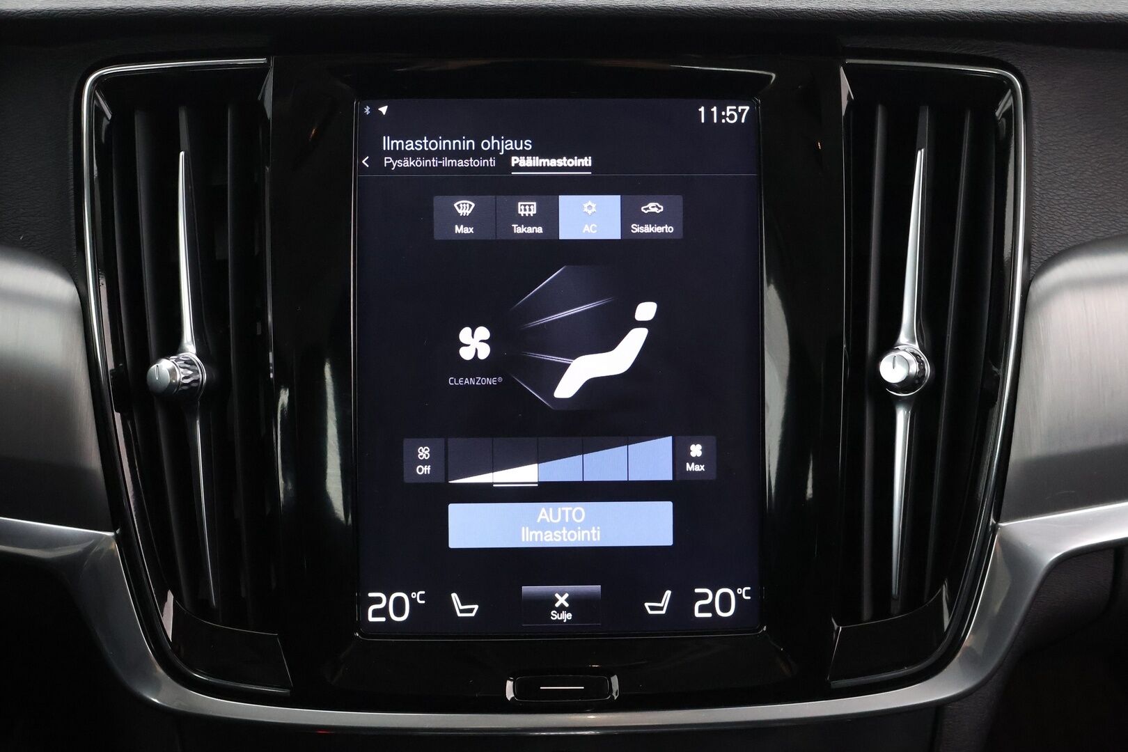 Volvo V90 2017 D4 Momentum aut - | 2 om. Suomi-auto | Adapt. Vak. | Webasto | Pilot assist | Navi | Ei Ad-Blueta | Puolinahat | Merkkihuollettu | Todella siisti |