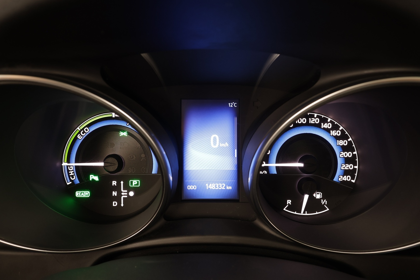 Toyota Auris 2017 Touring Sports 1,8 Hybrid Style * Suomi-auto / Lasikatto / Vakkari / P.kamera / LED / Navi / Koukku / KeylessGo * - Kahdet renkaat aluvanteilla - HULLUT JOULUT KORKOTARJOUS 2,49% 