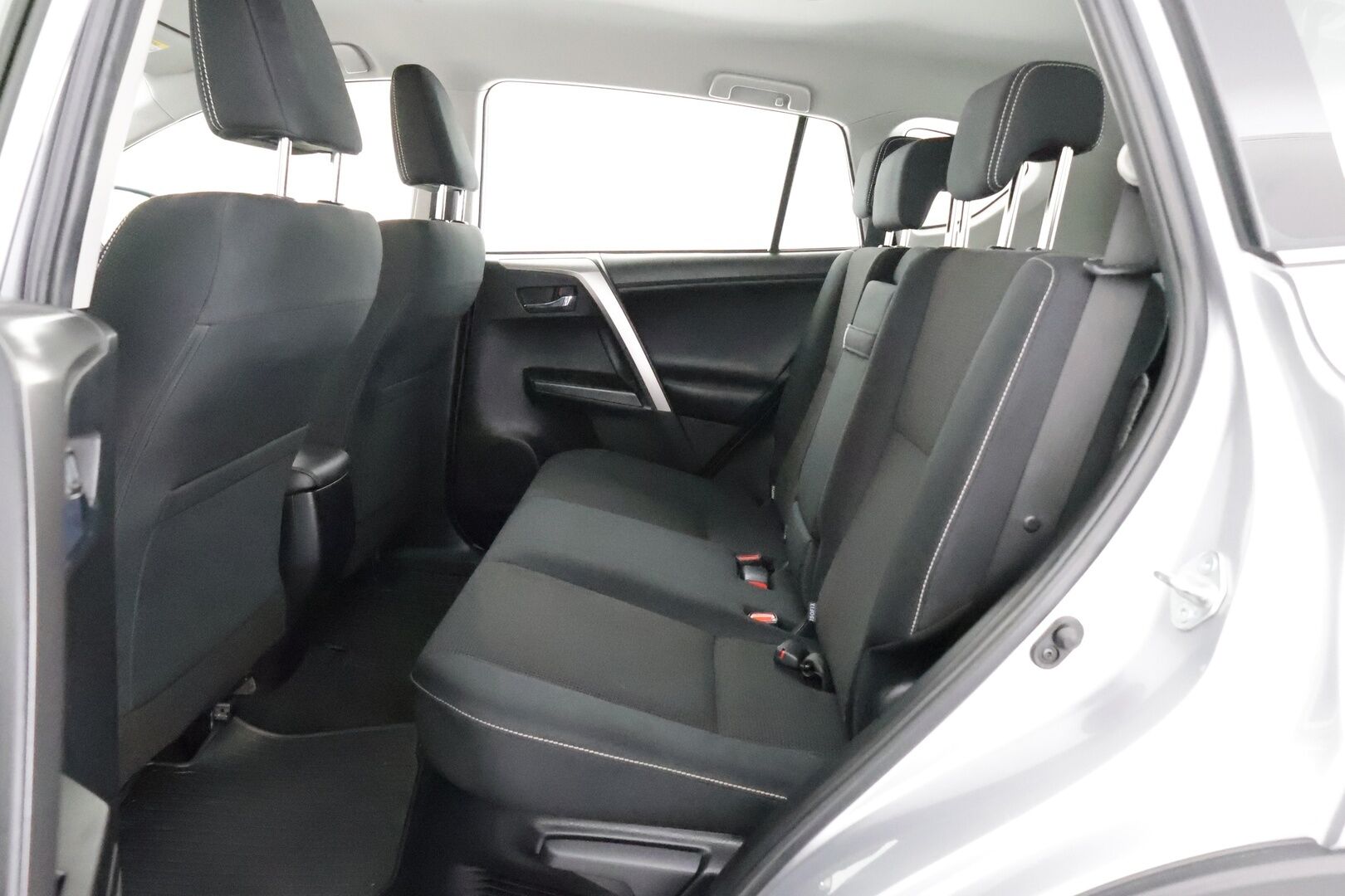 Toyota RAV4 2017 2,5 Hybrid FWD Hybrid Edition - | Suomi-Auto | Adapt.vakkari | Navi | P-kamera | KeyLessGo | Koukku |  LED | Ratinlämmitin | 