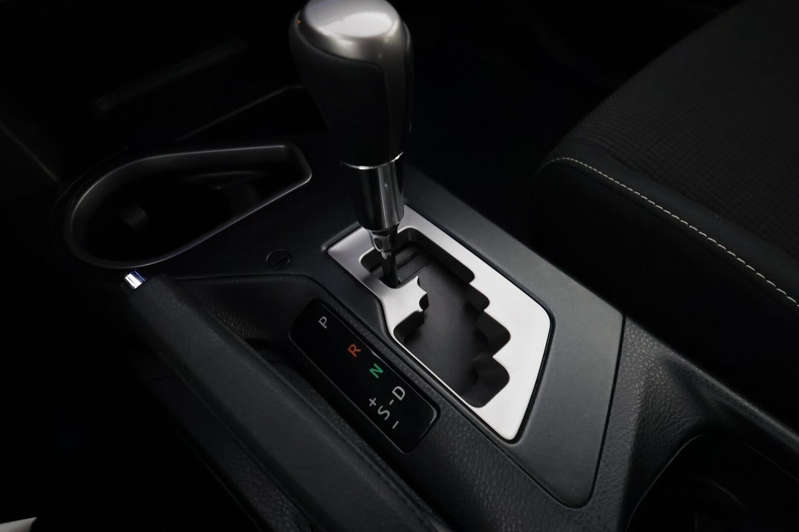 Toyota RAV4 2017 2,5 Hybrid FWD Hybrid Edition - | Suomi-Auto | Adapt.vakkari | Navi | P-kamera | KeyLessGo | Koukku |  LED | Ratinlämmitin | 