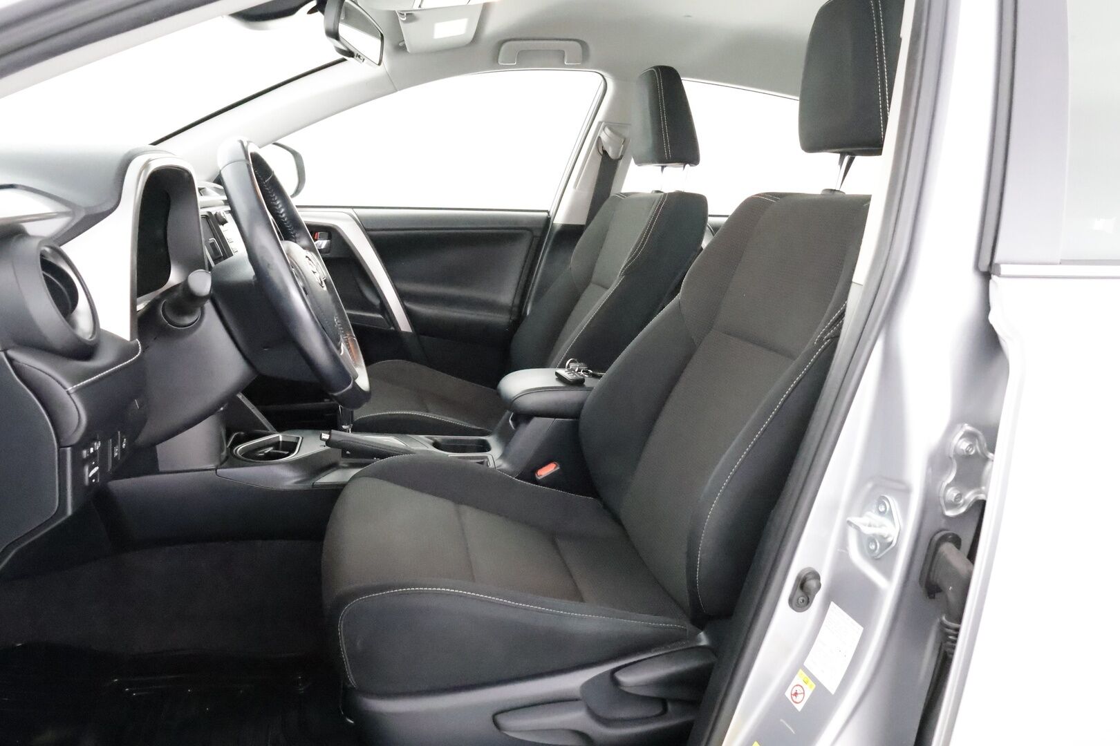 Toyota RAV4 2017 2,5 Hybrid FWD Hybrid Edition - | Suomi-Auto | Adapt.vakkari | Navi | P-kamera | KeyLessGo | Koukku |  LED | Ratinlämmitin | 