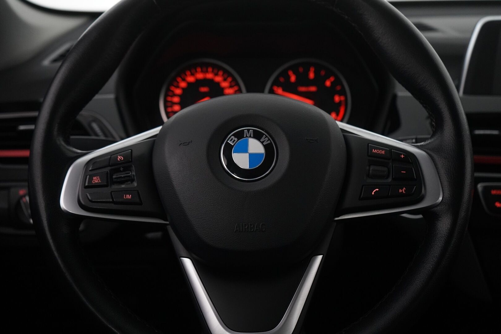 BMW X1 2016 F48 xDrive18d A Edition Sport *Sport-penkit / Lohko+sisä / Kamera / Koukku / Tutkat / Bluetooth* - Suomi-auto / Juuri Katsastettu / Kahdet Vanteet / Fiksut huollot