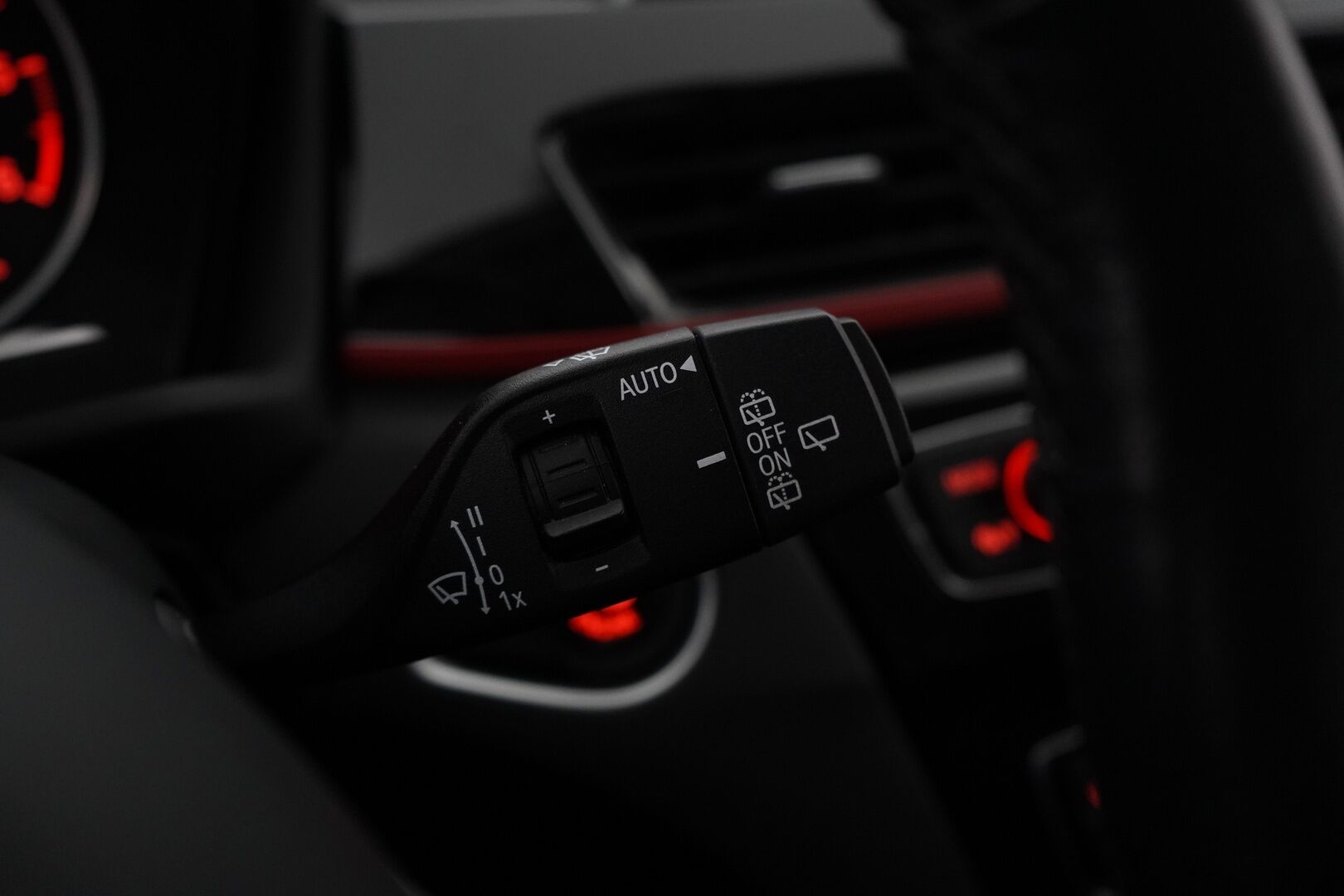 BMW X1 2017 F48 xDrive18d A Edition Sport *Sport-penkit / Lohko+sisä / Kamera / Koukku / Tutkat / Bluetooth* - Suomi-auto / Juuri Katsastettu / Kahdet Vanteet / Fiksut huollot