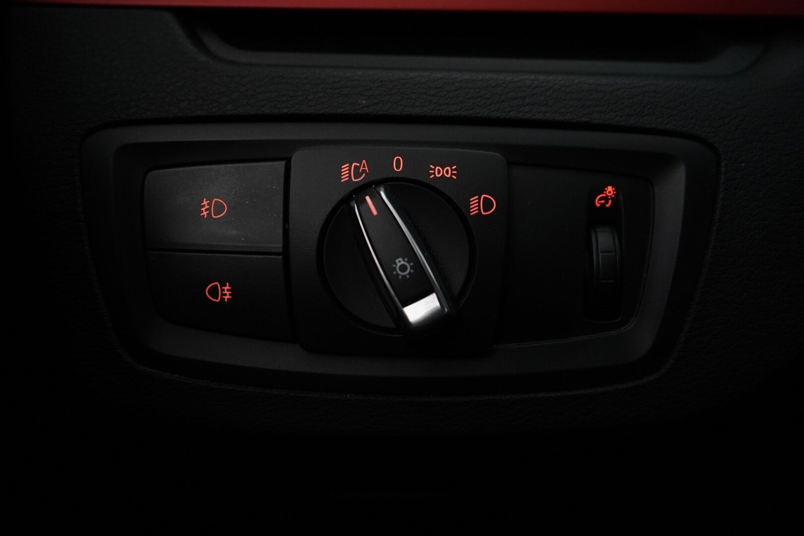 BMW X1 2017 F48 xDrive18d A Edition Sport *Sport-penkit / Lohko+sisä / Kamera / Koukku / Tutkat / Bluetooth* - Suomi-auto / Juuri Katsastettu / Kahdet Vanteet / Fiksut huollot