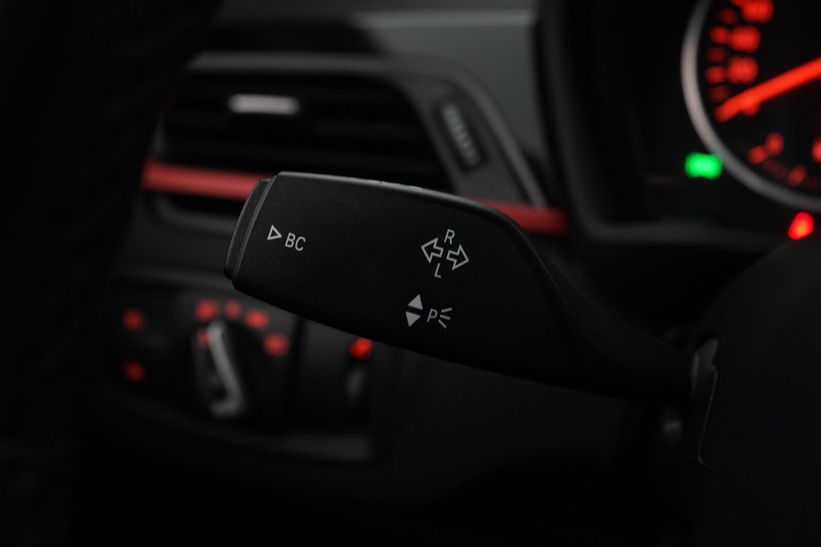 BMW X1 2016 F48 xDrive18d A Edition Sport *Sport-penkit / Lohko+sisä / Kamera / Koukku / Tutkat / Bluetooth* - Suomi-auto / Juuri Katsastettu / Kahdet Vanteet / Fiksut huollot