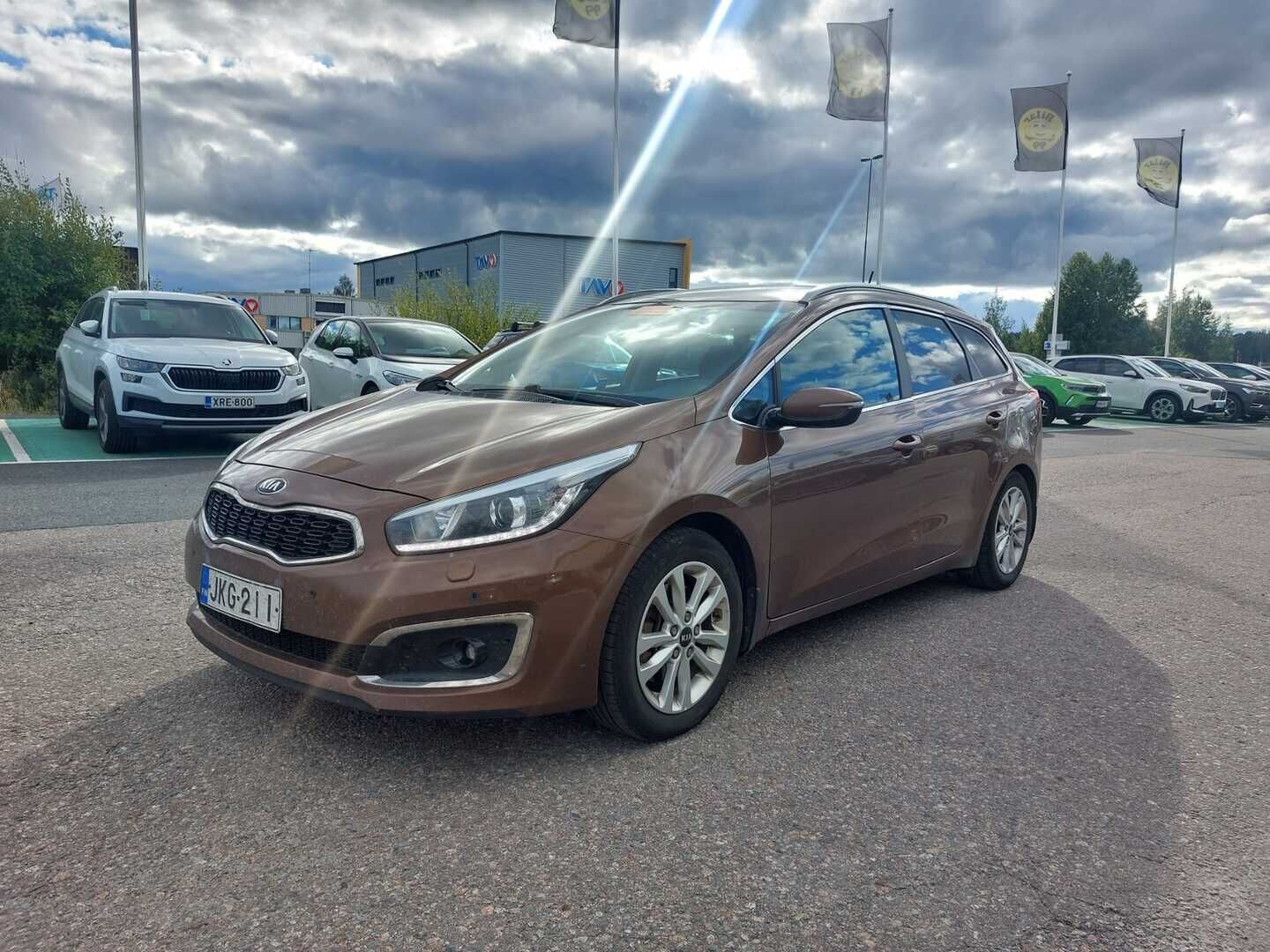 Kia cee'd 2017 1,6 CRDi ISG 136hv EX SW DCT A/T Ecodynamics - Suomiauto / P.Kamera / Lohko&Sisäp. / Vetokoukku / Vakkari / Ratinlämmitin / Navi