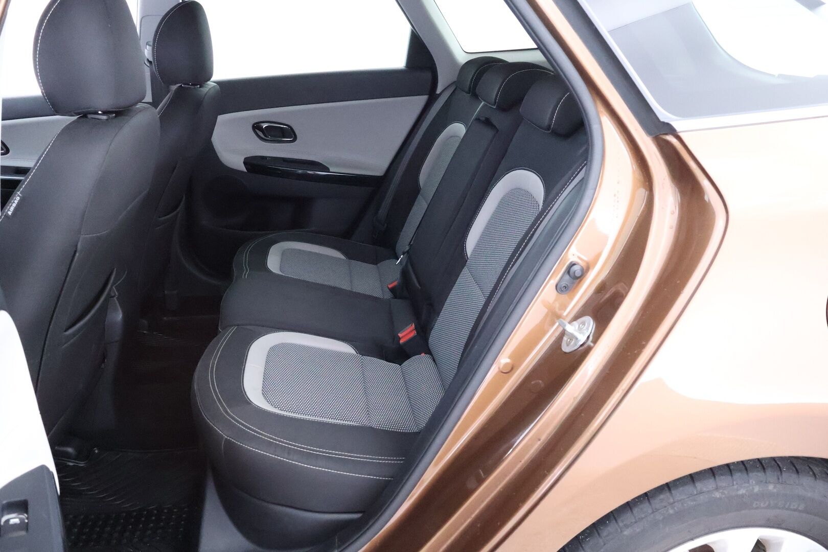 Kia cee'd 2017 1,6 CRDi ISG 136hv EX SW DCT A/T Ecodynamics - Suomiauto / P.Kamera / Lohko&Sisäp. / Vetokoukku / Vakkari / Ratinlämmitin / Navi