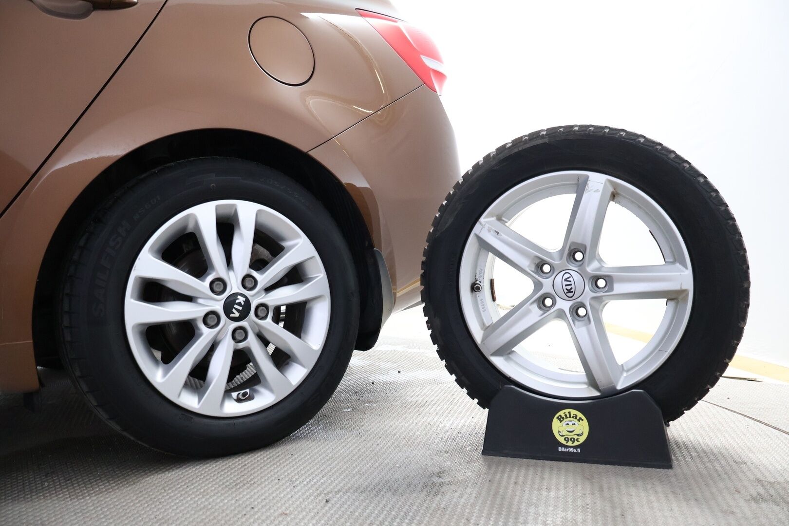 Kia cee'd 2017 1,6 CRDi ISG 136hv EX SW DCT A/T Ecodynamics - Suomiauto / P.Kamera / Lohko&Sisäp. / Vetokoukku / Vakkari / Ratinlämmitin / Navi