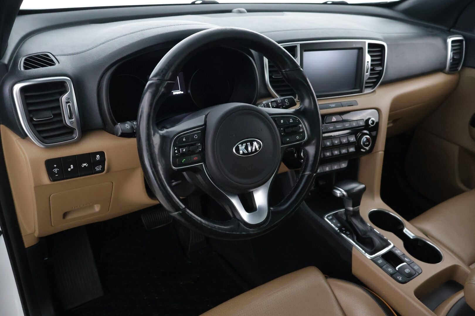 Kia Sportage 2017 1,7 CRDi ISG Urban Business Premium *Ruskeat nahat / P-Kamera / Ilmastoidut penkit / Kaistavahti / Sähkökontti / Blis * - Merkkiliikkeen huoltokirja / Uudet nastarenkaat / Juuri leimattu ja huollettu - HULLUT VÄLIPÄIVÄT KORKOTARJOUS 2,49%