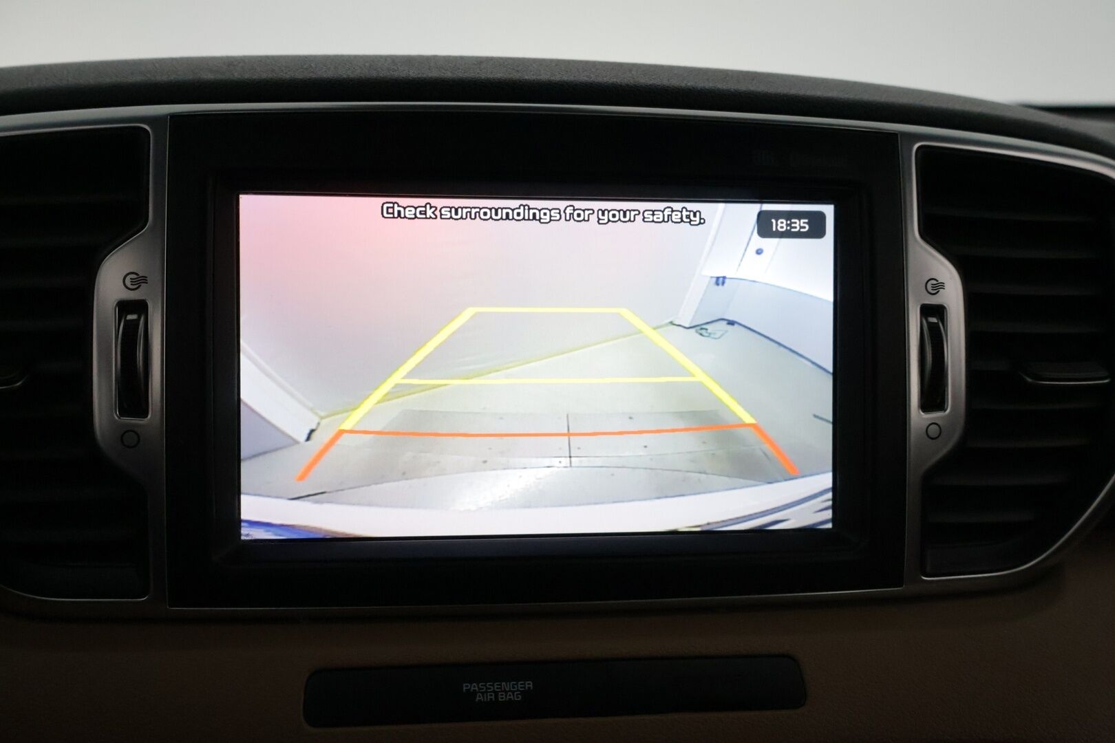 Kia Sportage 2017 1,7 CRDi ISG Urban Business Premium *Ruskeat nahat / P-Kamera / Ilmastoidut penkit / Kaistavahti / Sähkökontti / Blis * - Merkkiliikkeen huoltokirja / Uudet nastarenkaat / Juuri leimattu ja huollettu - HULLUT VÄLIPÄIVÄT KORKOTARJOUS 2,49%