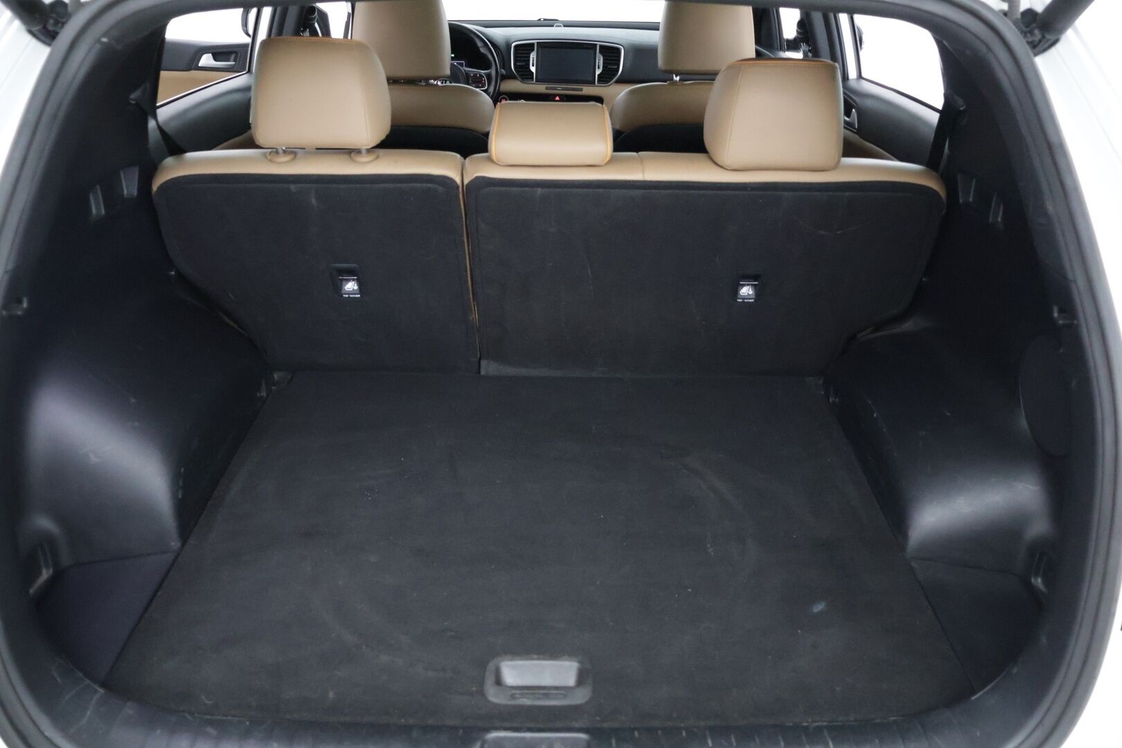 Kia Sportage 2017 1,7 CRDi ISG Urban Business Premium *Ruskeat nahat / P-Kamera / Ilmastoidut penkit / Kaistavahti / Sähkökontti / Blis * - Merkkiliikkeen huoltokirja / Uudet nastarenkaat / Juuri leimattu ja huollettu - HULLUT VÄLIPÄIVÄT KORKOTARJOUS 2,49%