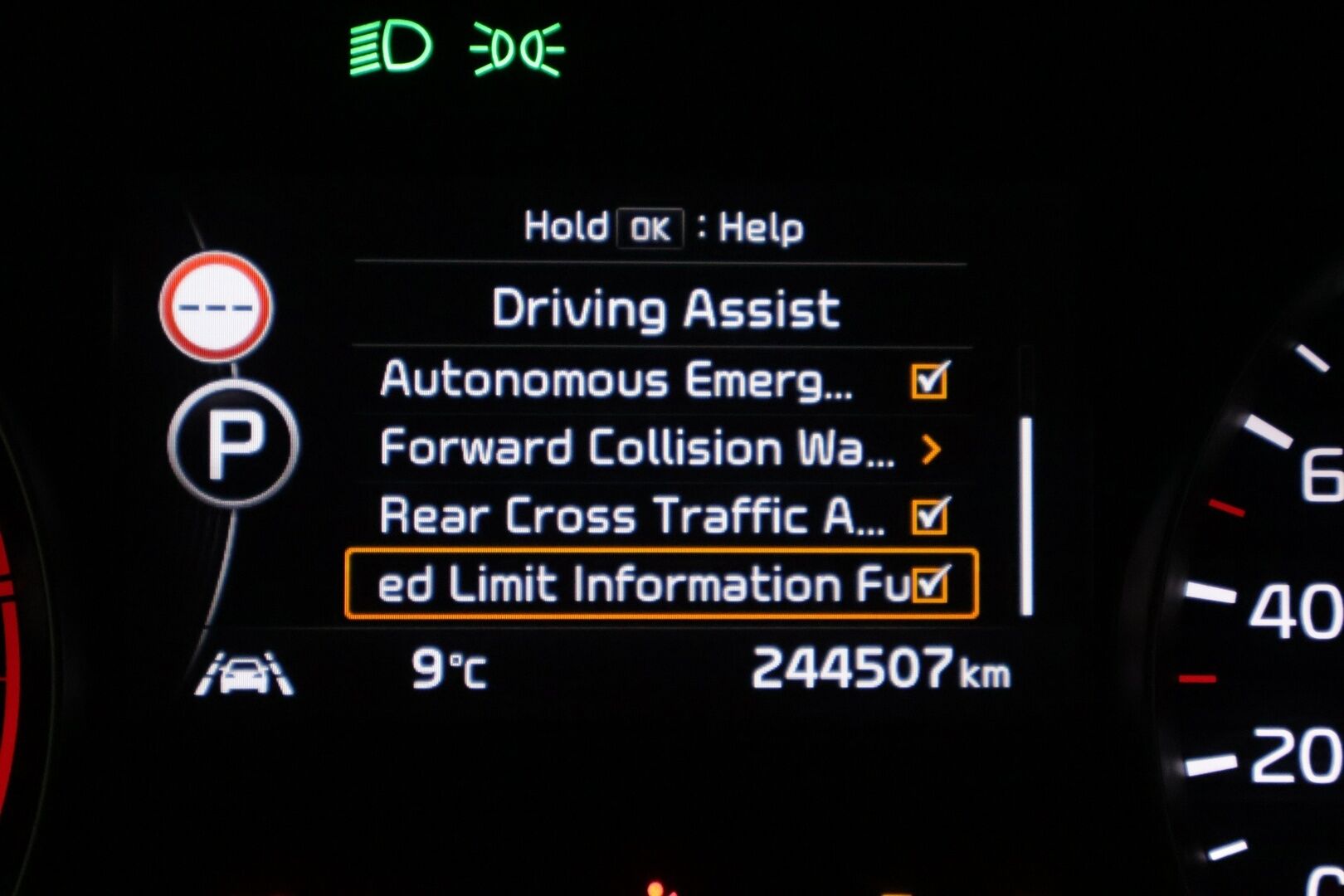 Kia Sportage 2017 1,7 CRDi ISG Urban Business Premium *Ruskeat nahat / P-Kamera / Ilmastoidut penkit / Kaistavahti / Sähkökontti / Blis * - Merkkiliikkeen huoltokirja / Uudet nastarenkaat / Juuri leimattu ja huollettu - HULLUT VÄLIPÄIVÄT KORKOTARJOUS 2,49%