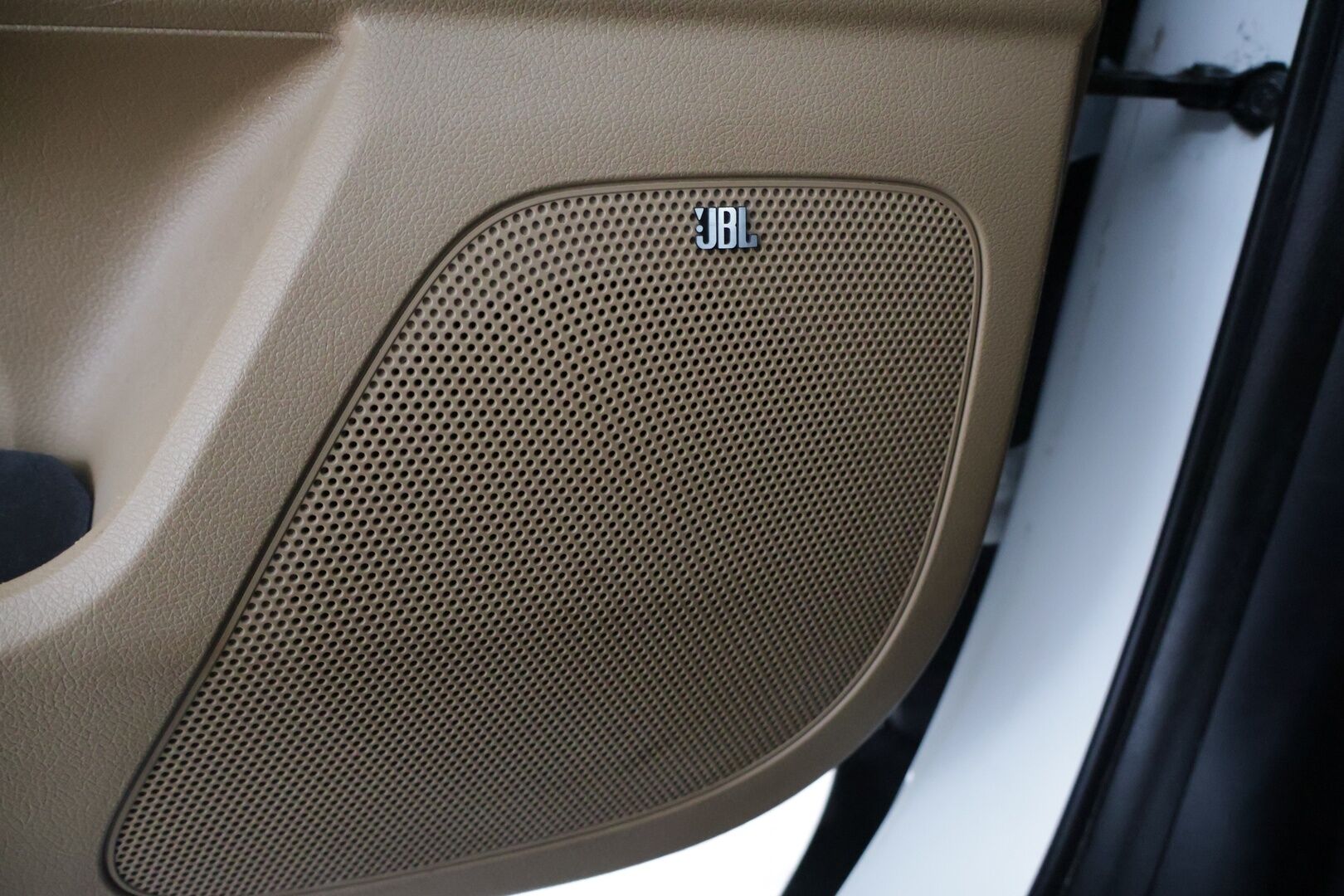 Kia Sportage 2017 1,7 CRDi ISG Urban Business Premium *Ruskeat nahat / P-Kamera / Ilmastoidut penkit / Kaistavahti / Sähkökontti / Blis * - Merkkiliikkeen huoltokirja / Uudet nastarenkaat / Juuri leimattu ja huollettu - HULLUT VÄLIPÄIVÄT KORKOTARJOUS 2,49%