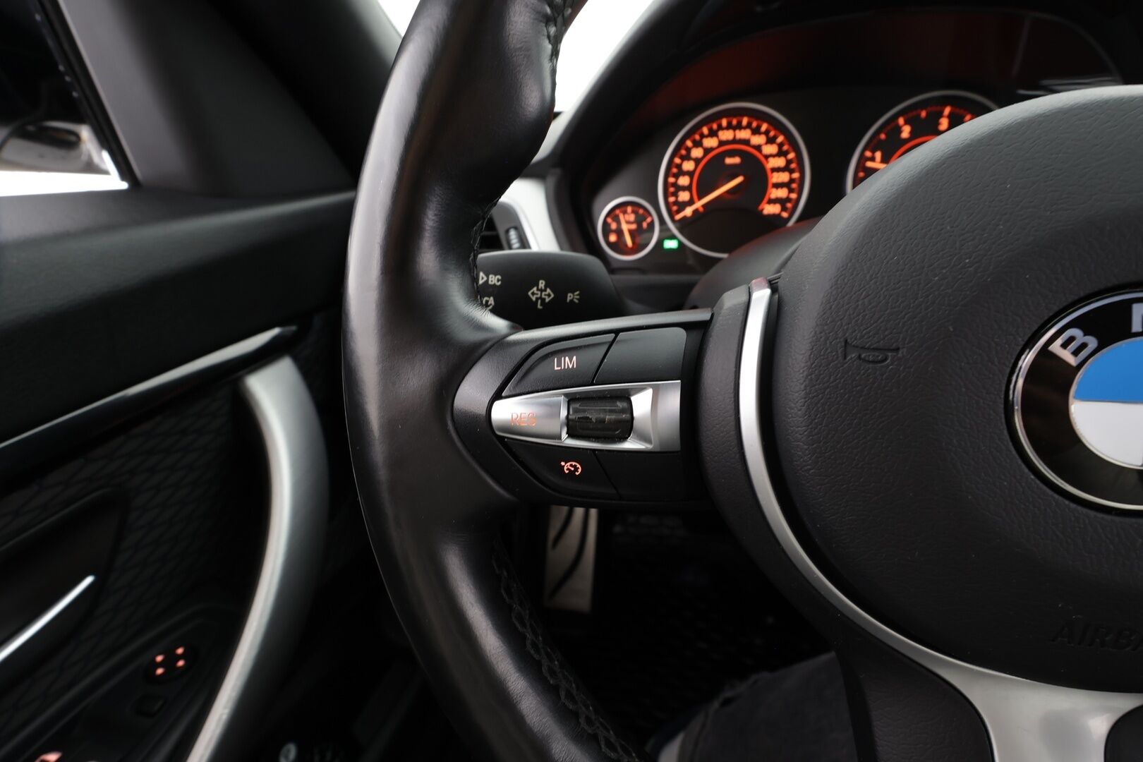 BMW 320 Gran Turismo 2017 F34 Gran Turismo 320d A Business M Sport Edition* Koukku / P.tutkat /  Sporttipenkit / Vakkari* - 2x renkaat alumiini vanteilla - HULLU BLACKWEEK KORKOTARJOUS 2,49%