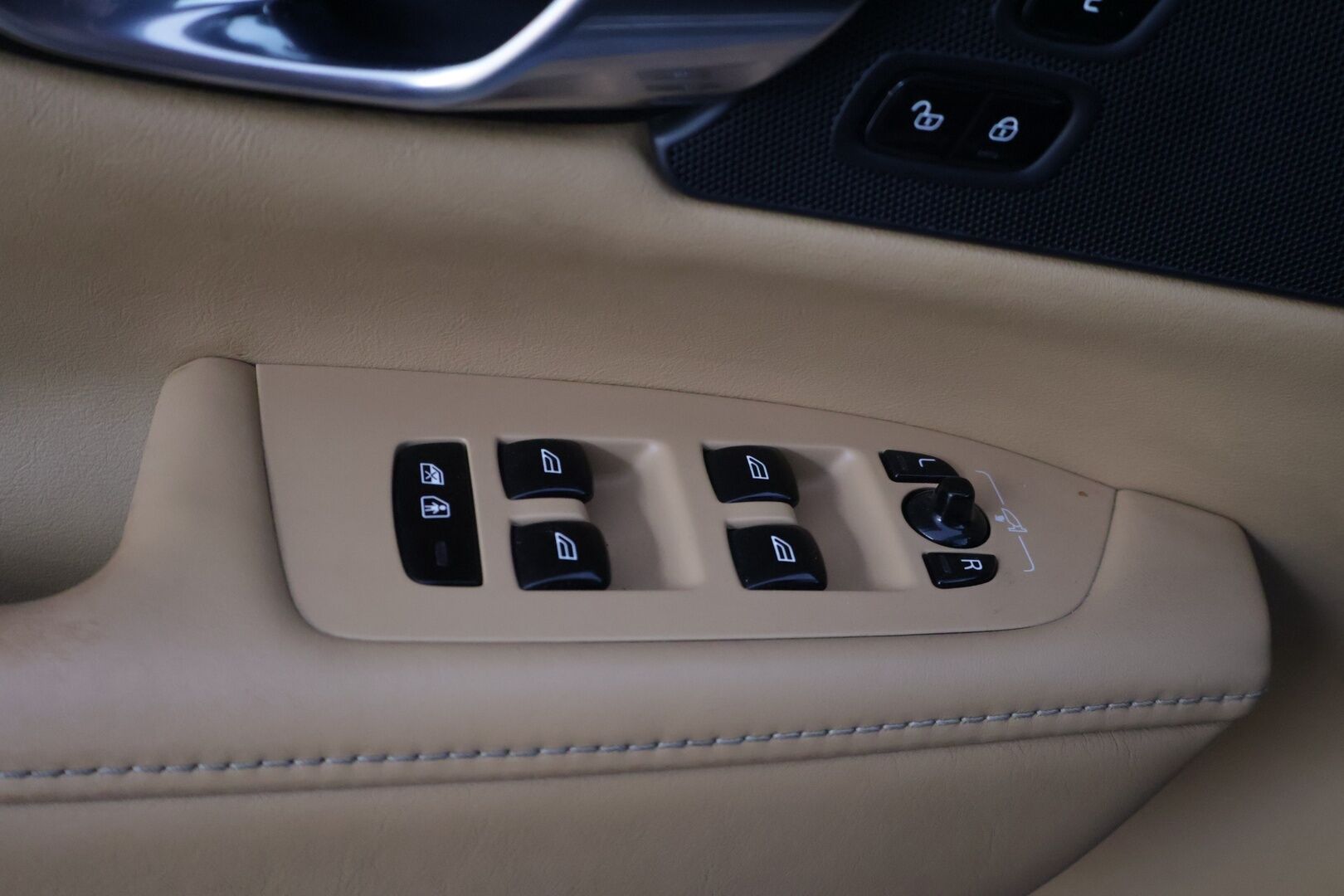 Volvo S90 2017 D4 Business Inscription aut - | Suomi-auto | Ei AdBlueta | Adapt.Vakkari | Webasto | Keylessgo | VOC | Vaaleat nahat muistilla | Navi | Lämmitettävä ratti | Hihna vaihdettu 6/2026 |