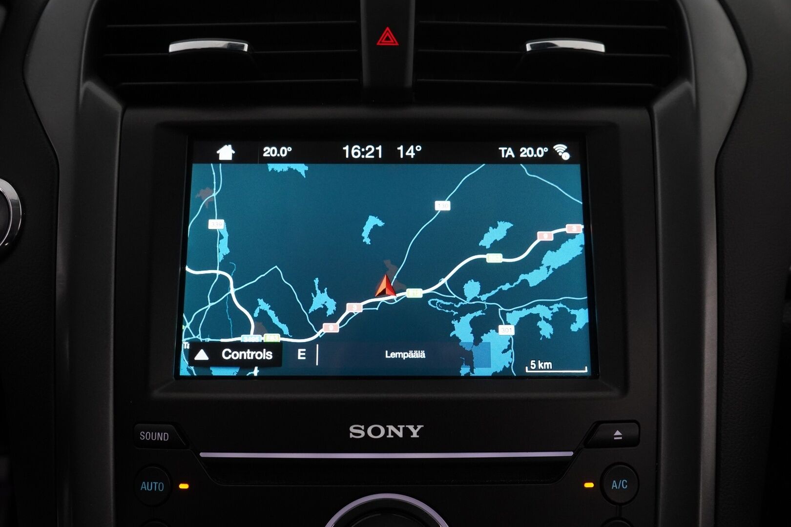 Ford Mondeo 2017 1,5 EcoBoost 160hv M6 Titanium Business 5D *Lohko / Kamera / Vakkari / Keyless / Nav / Bt* - Suomi-auto / Hyvät huollot / Kahdet renkaat / Viimeisin huolto 10.2025