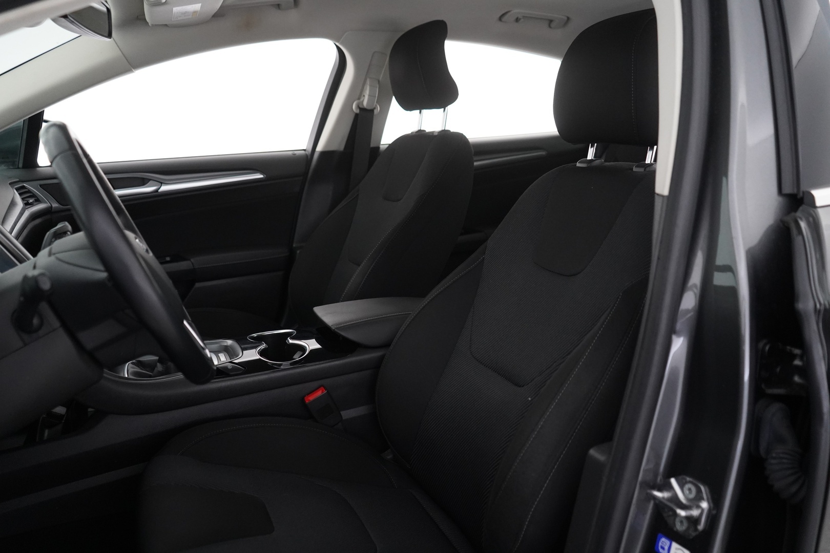 Ford Mondeo 2017 1,5 EcoBoost 160hv M6 Titanium Business 5D *Lohko / Kamera / Vakkari / Keyless / Nav / Bt* - Suomi-auto / Hyvät huollot / Kahdet renkaat / Viimeisin huolto 10.2025