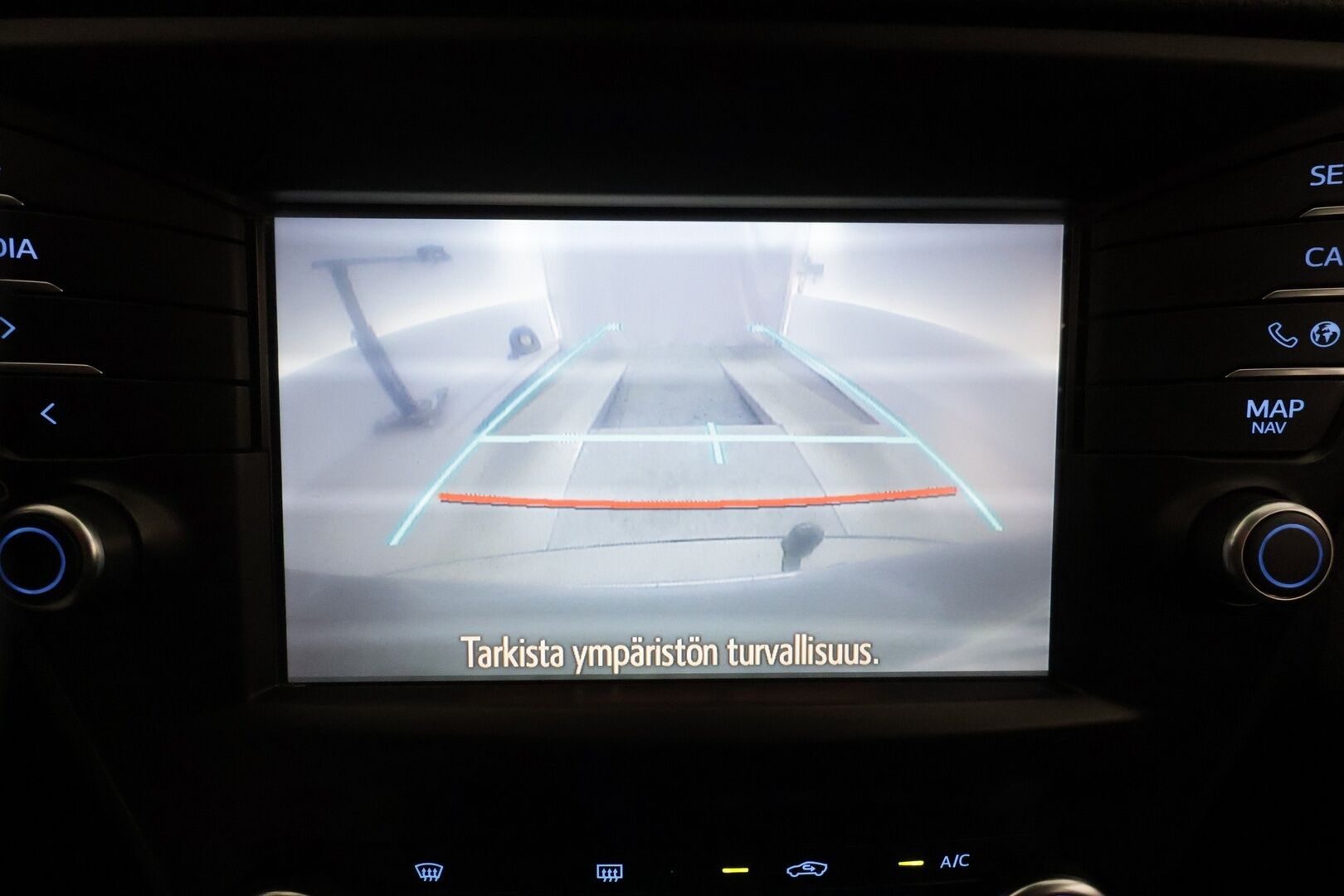Toyota Avensis 2017 1,8 Valvematic Active Edition Touring Sports Multidrive S **Vakkari / Koukku / P.kamera / LED / Lohkolämmitin / Navi** - Suomi-auto / Merkkihuollettu / Kahdet renkaat aluvanteilla