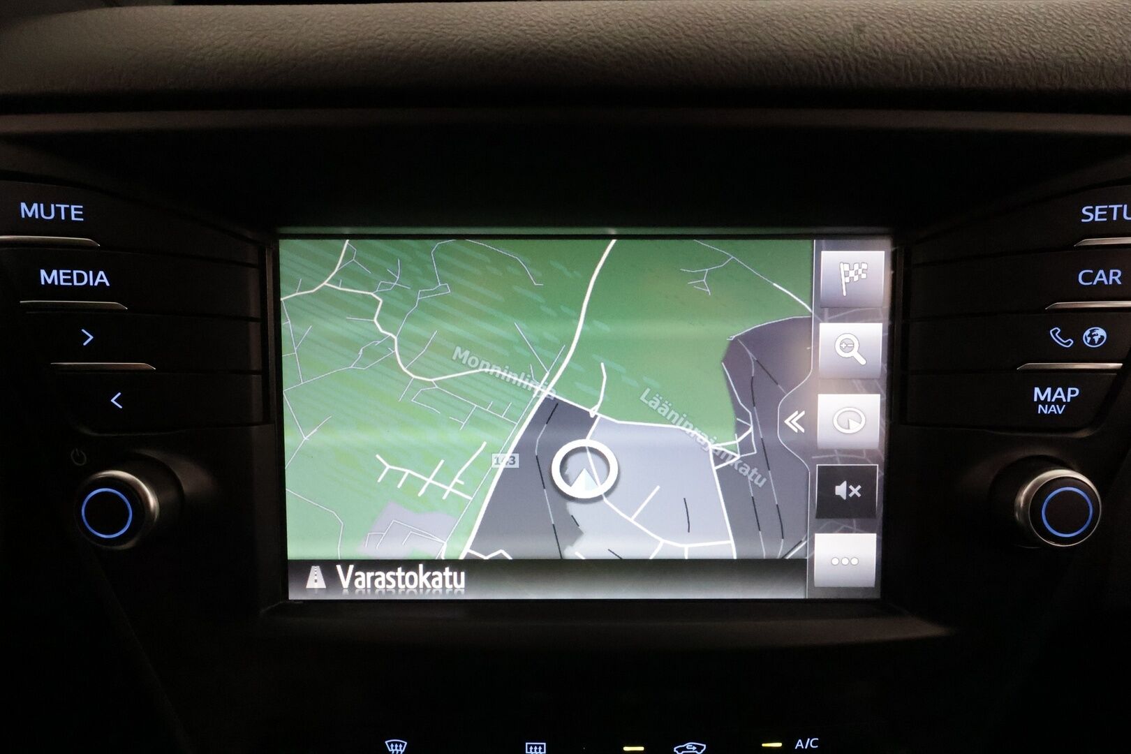 Toyota Avensis 2017 1,8 Valvematic Active Edition Touring Sports Multidrive S **Vakkari / Koukku / P.kamera / LED / Lohkolämmitin / Navi** - Suomi-auto / Merkkihuollettu / Kahdet renkaat aluvanteilla