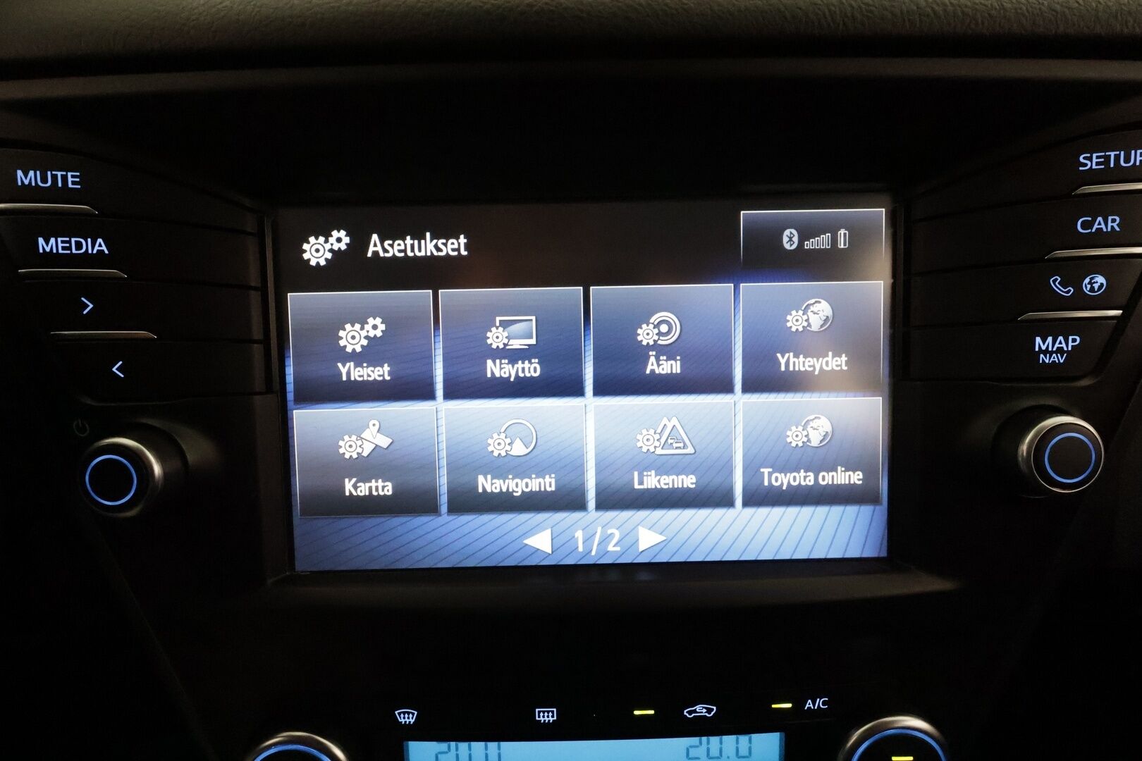 Toyota Avensis 2017 1,8 Valvematic Active Edition Touring Sports Multidrive S **Vakkari / Koukku / P.kamera / LED / Lohkolämmitin / Navi** - Suomi-auto / Merkkihuollettu / Kahdet renkaat aluvanteilla