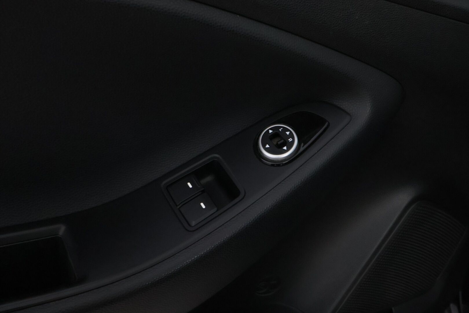 Hyundai i20 5d 2017 1,2 5MT ISG Classic - Ratinlämmitin | Penkinlämmittimet | Ilmastointi - Tämä auto myydään YritysOutlet -valikoimasta vain yritykselle