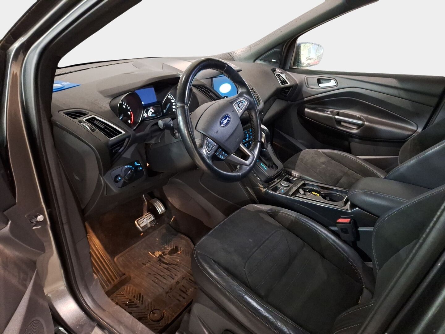 Ford Kuga 2017 2,0TDCi 150 hv PowerShift AWD ST-Line *Webasto / Sony HiFi / P-Kamera / KeyLessGo / S-Luukku / Koukku / Tutkat* - Facelift / Hyvin huollettu / Kahdet renkaat*