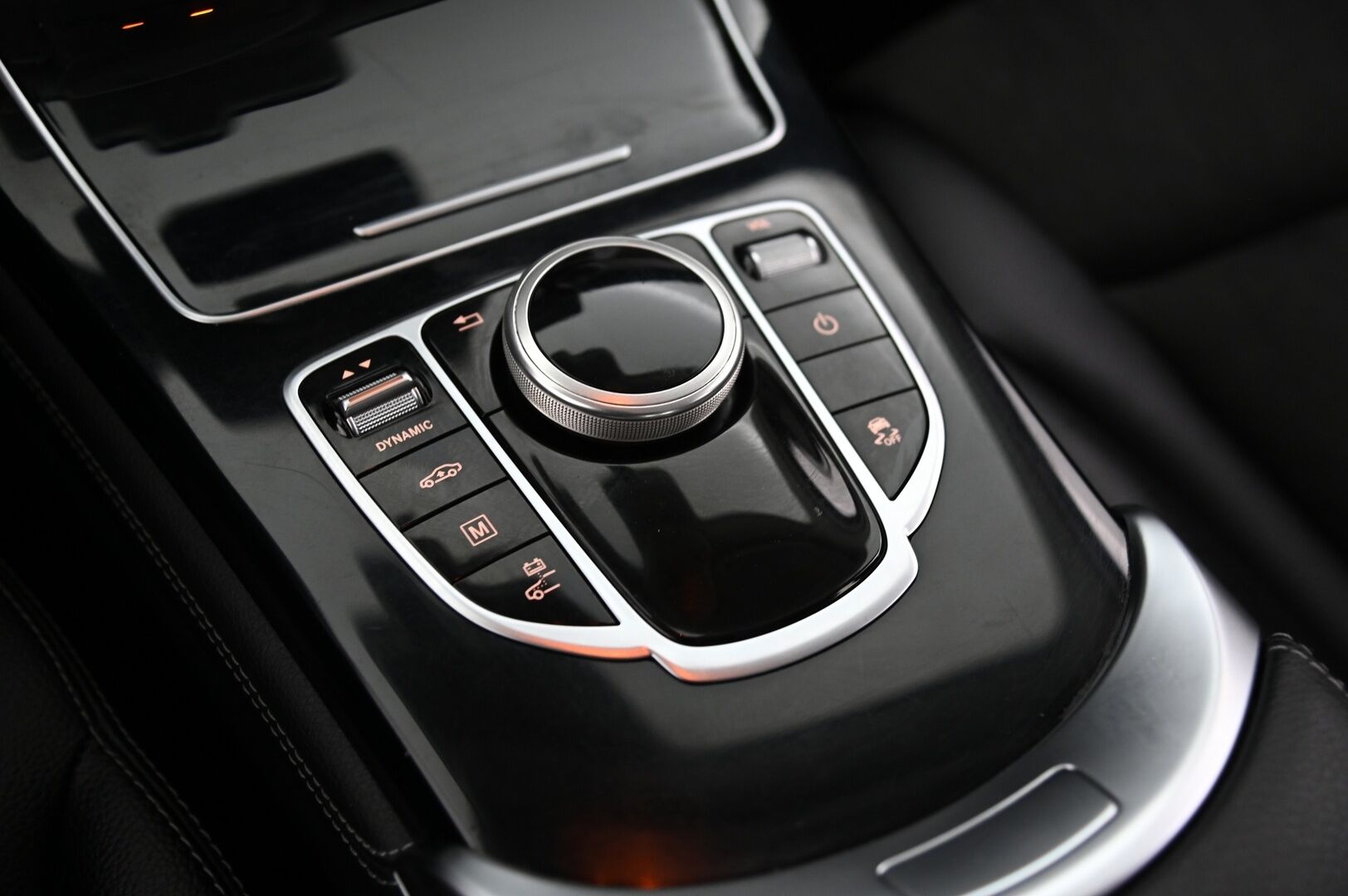 Mercedes-Benz GLC 2017 350 e 4Matic A Premium Business AMG*DTR+ / Ambinet / Blis* - *Suomi-auto / 2x renkaat ja vanteet*