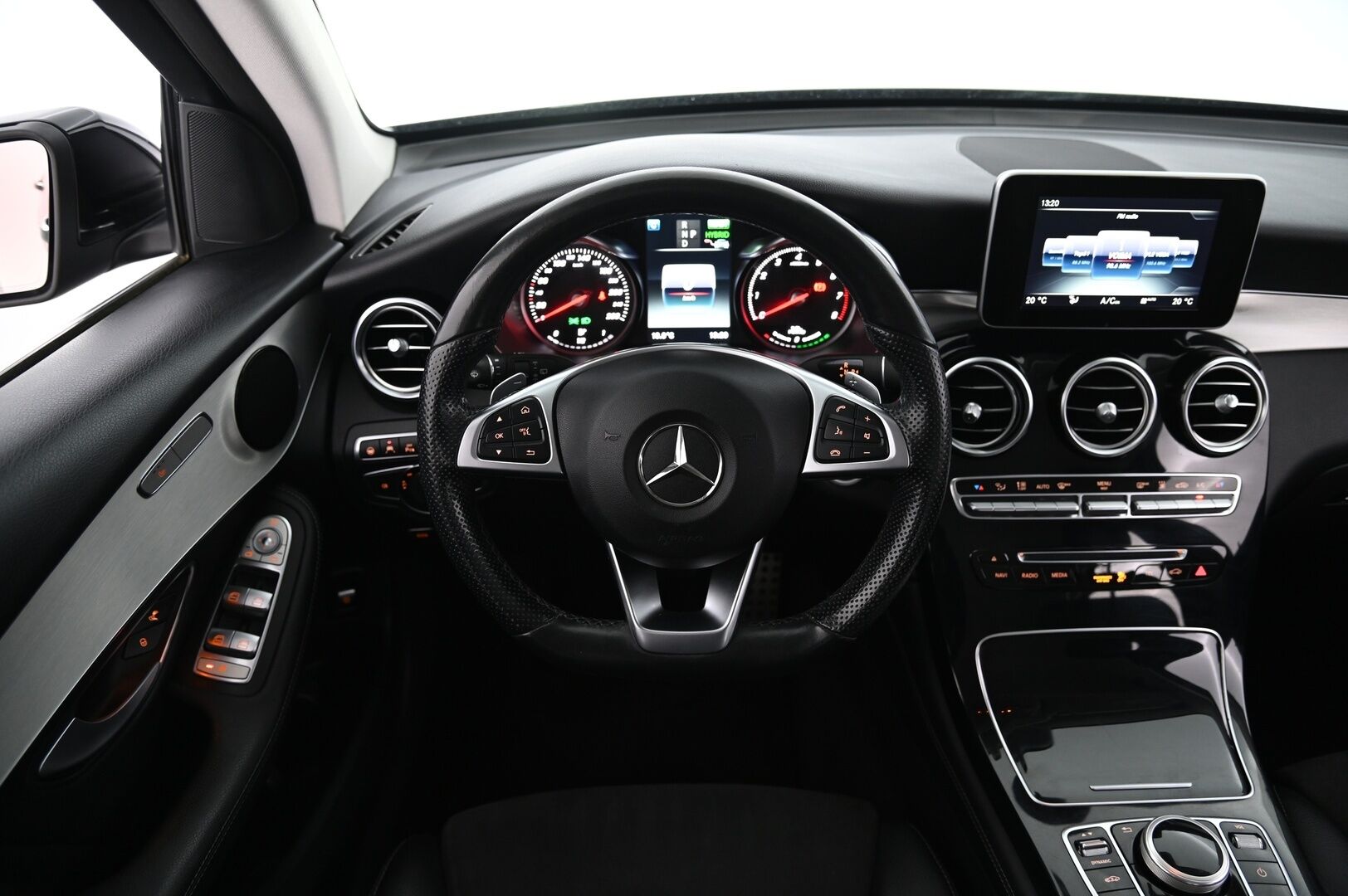Mercedes-Benz GLC 2017 350 e 4Matic A Premium Business AMG*DTR+ / Ambinet / Blis* - *Suomi-auto / 2x renkaat ja vanteet*