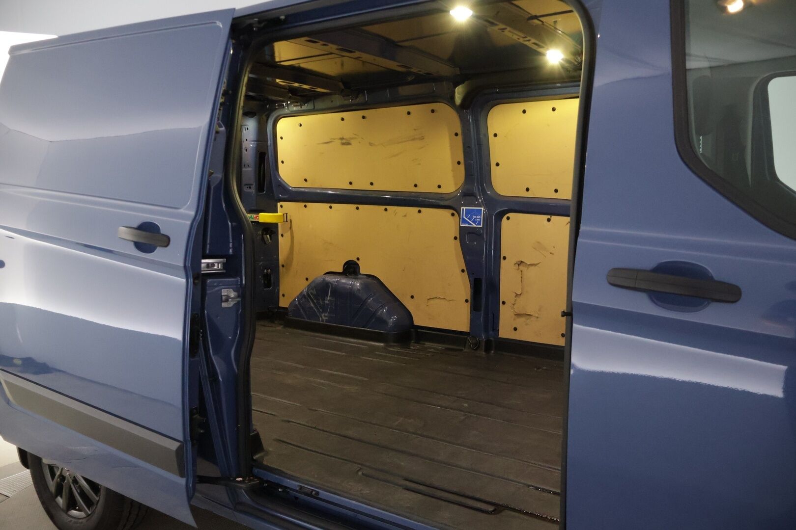 Ford Transit Custom 2017 310 2,0TDCi 130 hv M6 Etuveto Trend Van N1 L2H1 - * Juuri saapunut! *
