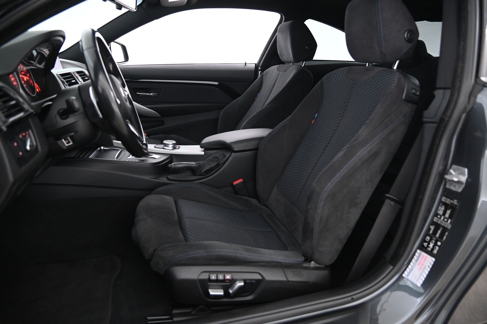 BMW 440 2017 F32 Coupe 440i A xDrive Business M-Sport * Proff.navi / Ratinlämmitin / P-kamera / Muistipenkki / Hifit* - *Näyttävä kokonaisuus / Lohkolämmitin / Xenon / Vakkari*