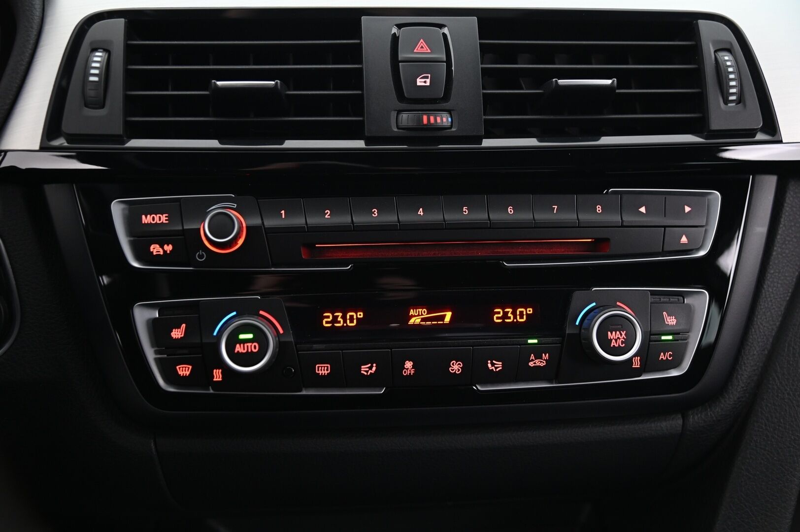 BMW 440 2017 F32 Coupe 440i A xDrive Business M-Sport * Proff.navi / Ratinlämmitin / P-kamera / Muistipenkki / Hifit* - *Näyttävä kokonaisuus / Lohkolämmitin / Xenon / Vakkari*