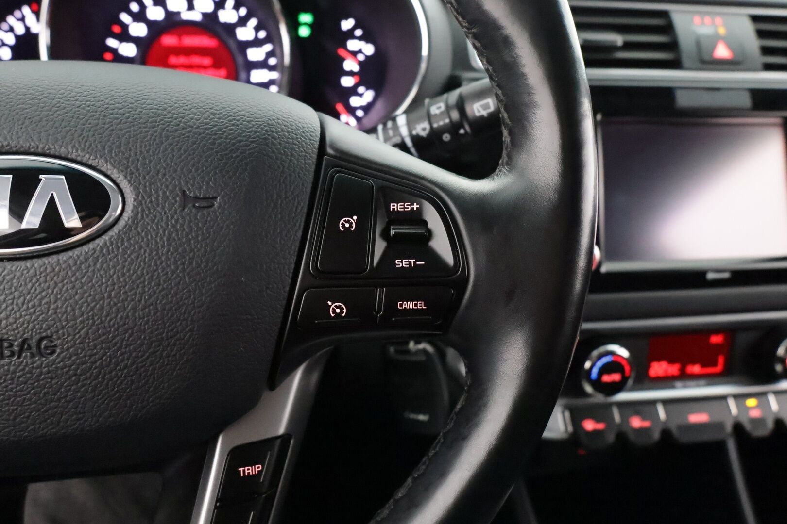 Kia Rio 2017 1,4 ISG EX 5D EcoDynamics *YritysOutlet - Myydään vain yrityksille* - Vakkari / P-kamera / Bluetooth / Ratinlämmitin / Koukku / 2x renkaat / Aut. Ilmastointi / Kauk. Keskuslukitus!