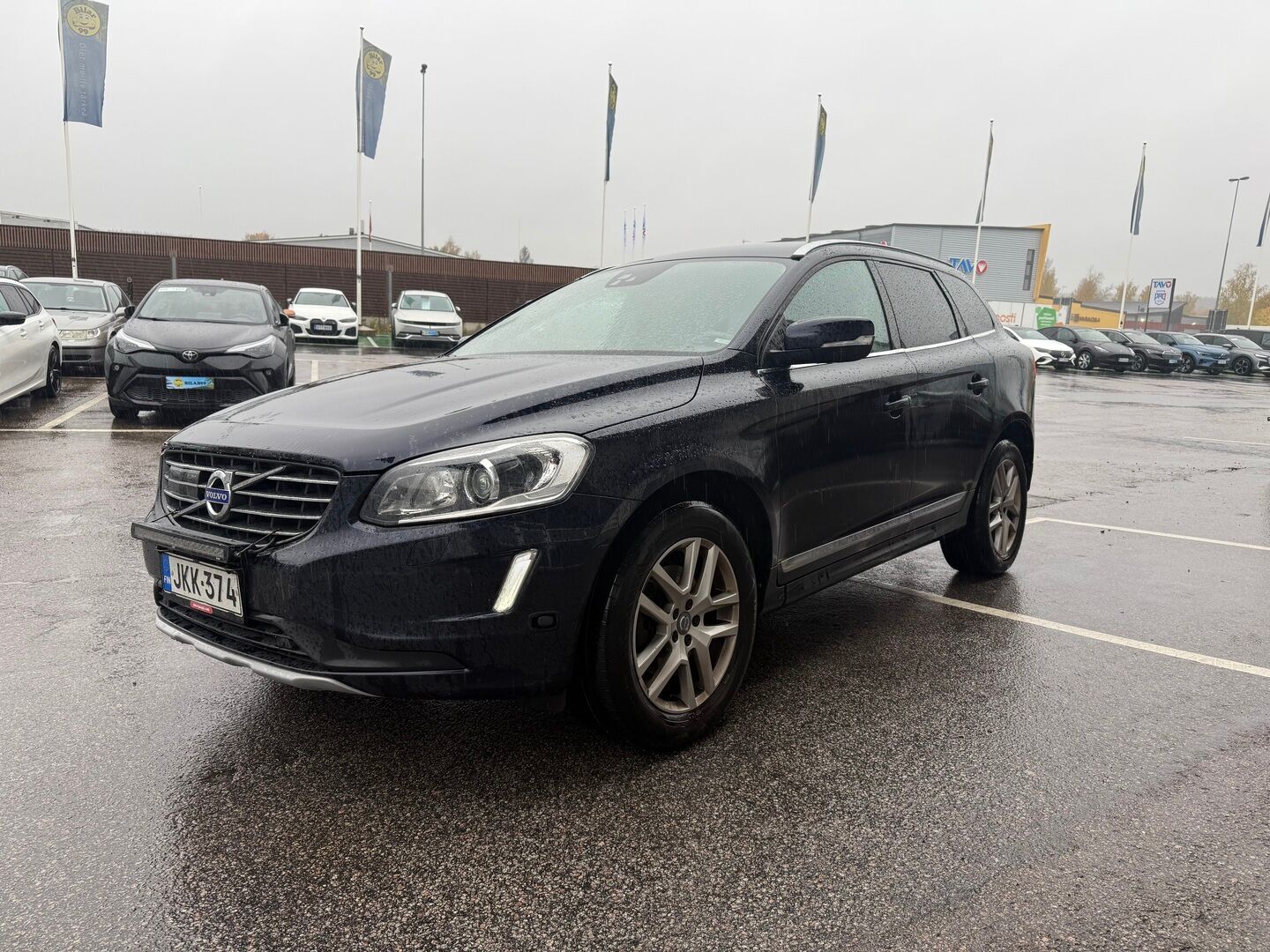 Volvo XC60 2017 D4 AWD Business Classic Summum aut - Suomiauto | Webasto | ACC | Vetokoukku | Nahkasisusta | Muistipenkki | Peruutuskamera | Ratinlämmitys | Supervarusteet | Jakopää juuri tehty!