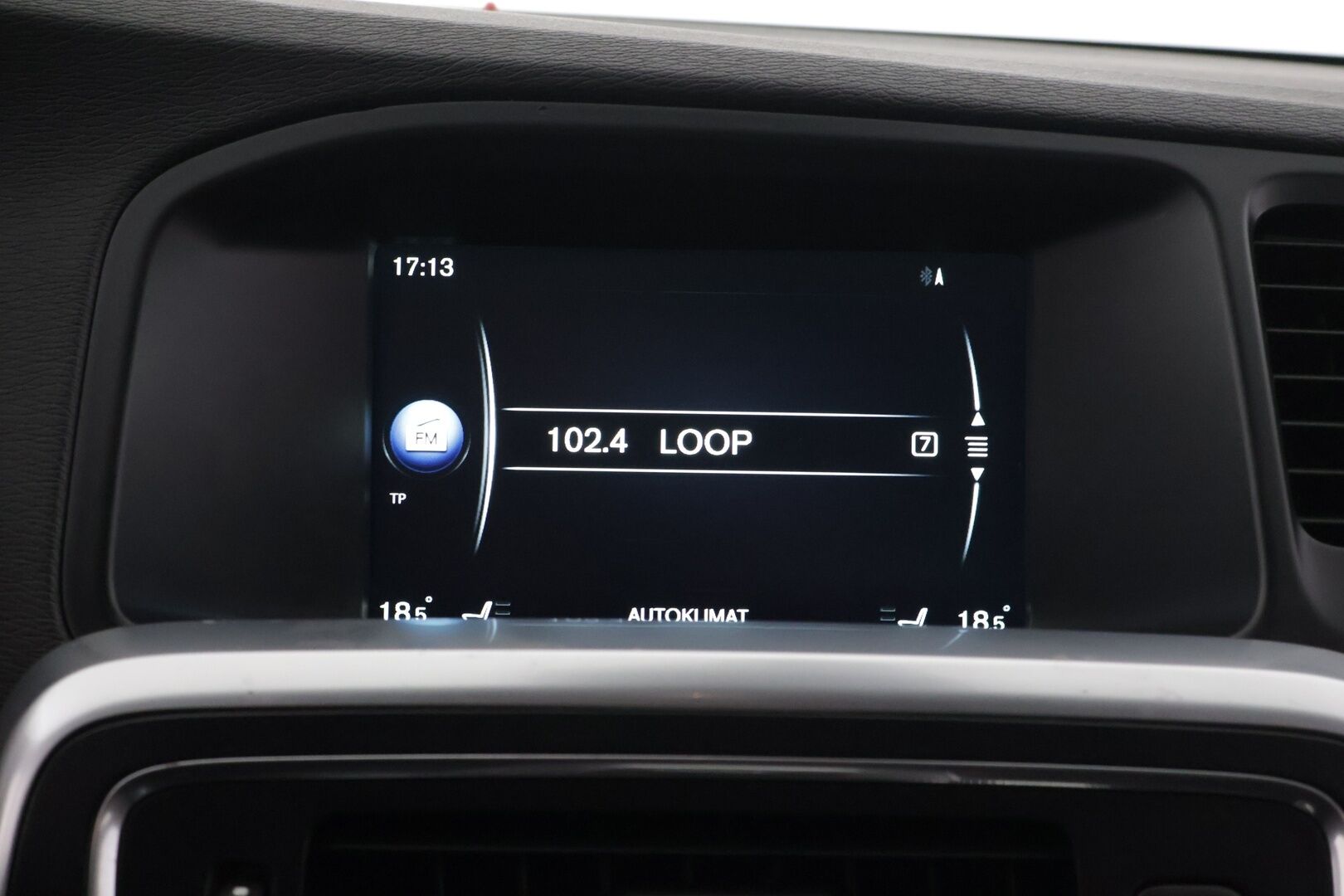 Volvo V60 2017 D4 AWD Business Summum aut - *Webasto / Keyless / Vakkari / Nahat muistilla / Navi / Voc / Koukku*