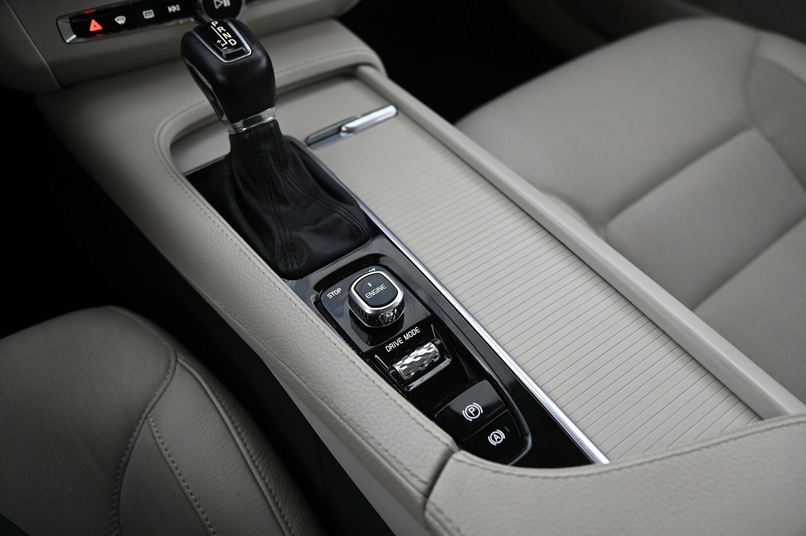 Volvo S90 2017 D3 Business aut *Webasto / Navi / Apple&Android Auto* - *Suomi-auto / Ei AdBlue järjestelmää / 2x renkaat ja vanteet*
