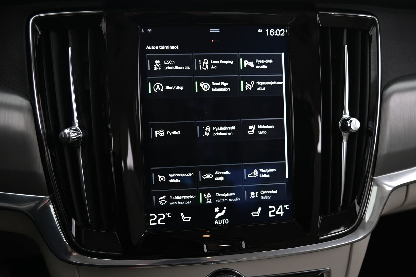 Volvo S90 2017 D3 Business aut *Webasto / Navi / Apple&Android Auto* - *Suomi-auto / Ei AdBlue järjestelmää / 2x renkaat ja vanteet*