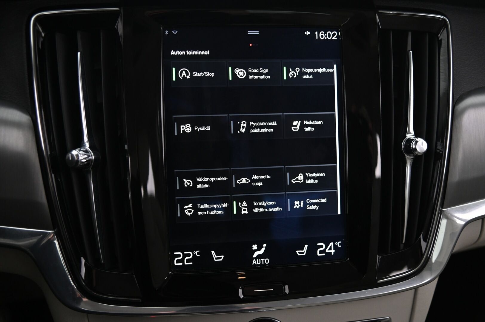 Volvo S90 2017 D3 Business aut *Webasto / Navi / Apple&Android Auto* - *Suomi-auto / Ei AdBlue järjestelmää / 2x renkaat ja vanteet*