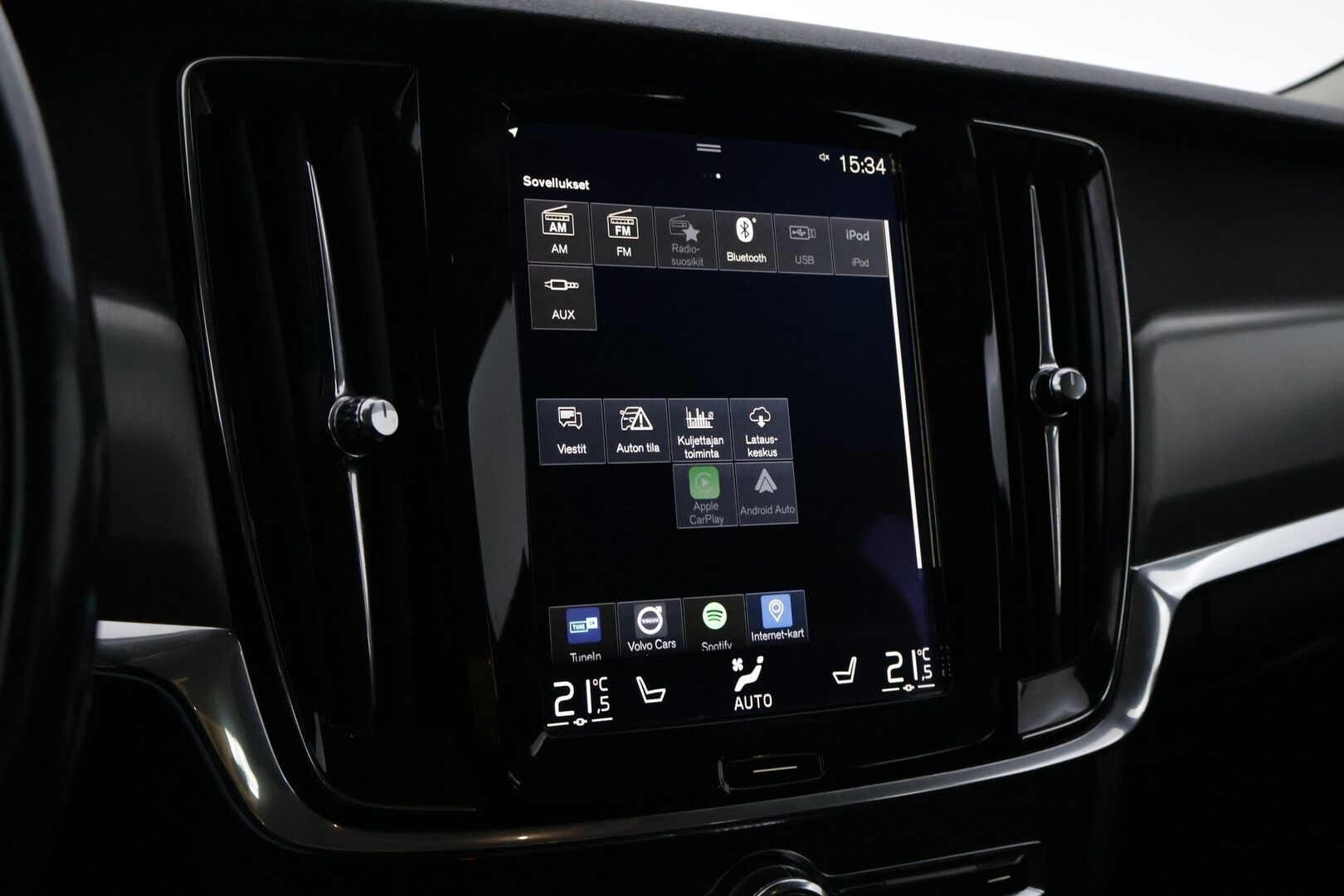 Volvo S90 2017 D3 Momentum *Webasto / ACC / KeylessGo / Digimittari / S. Koukku / Tutkat / Navi / LED / Ratinlämmitin - Hyvin huollettu Suomi-auto kaksilla hyvillä renkailla ja juuri vaihdetulla hihnalla! - Osta nyt, maksa vasta ensi vuonna