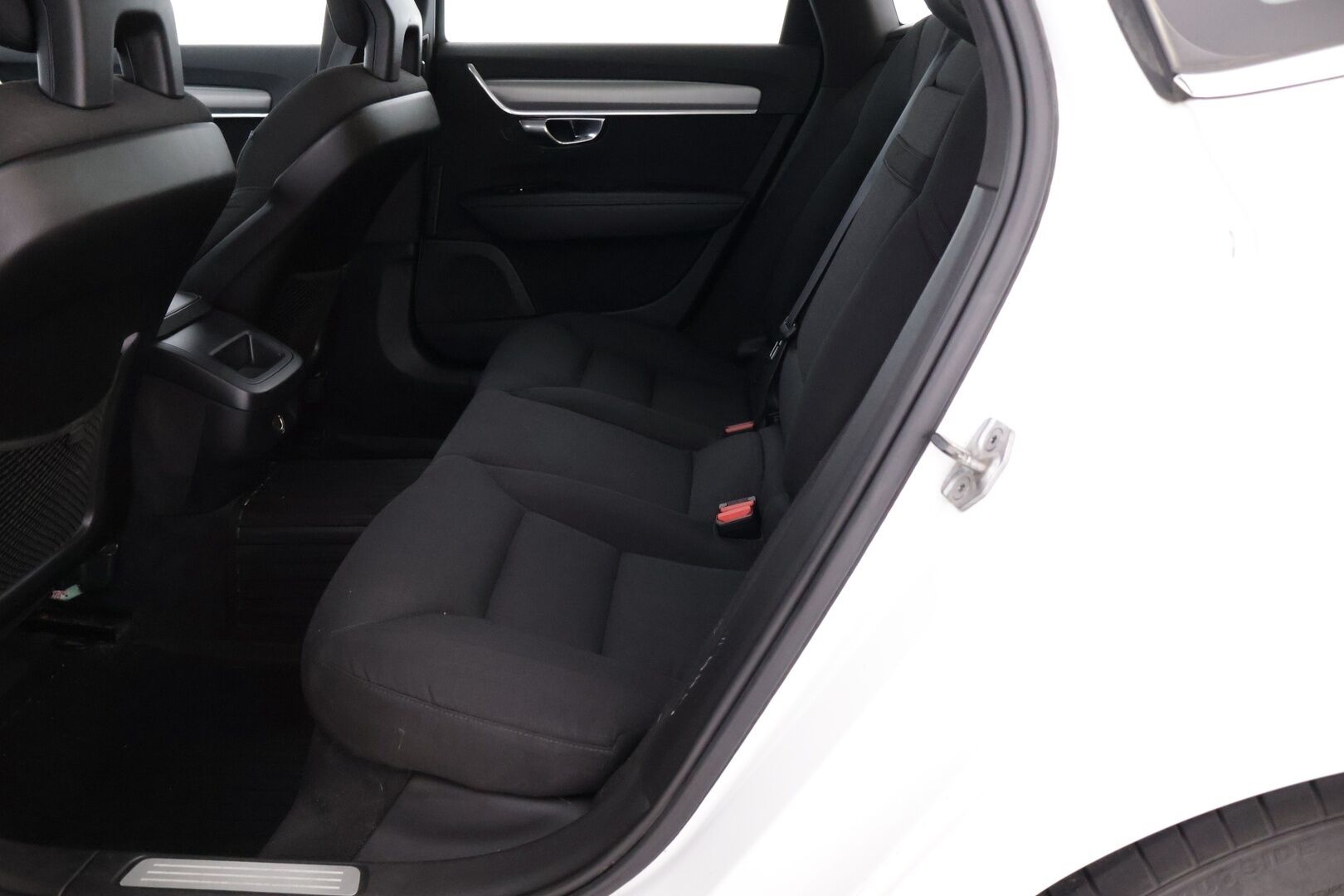 Volvo S90 2017 D3 Momentum *Webasto / ACC / KeylessGo / Digimittari / S. Koukku / Tutkat / Navi / LED / Ratinlämmitin - Hyvin huollettu Suomi-auto kaksilla hyvillä renkailla ja juuri vaihdetulla hihnalla! - Osta nyt, maksa vasta ensi vuonna