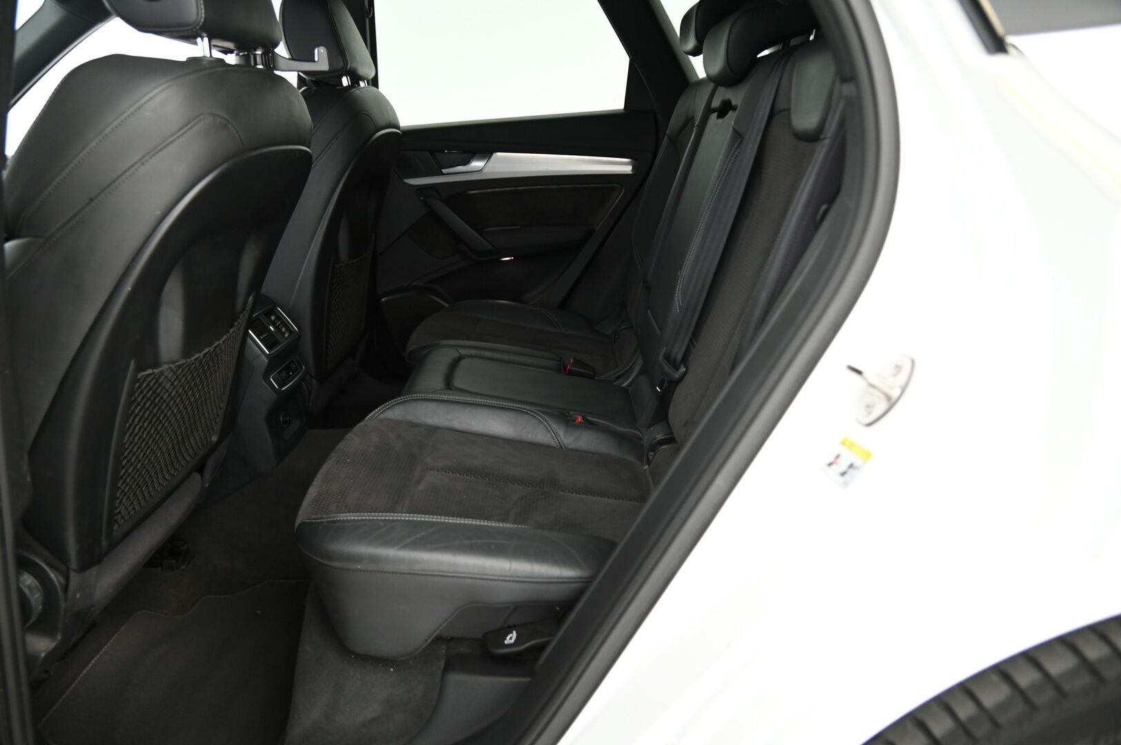 Audi Q5 2017 2,0 TDI 140 kW quattro S tronic S-Line *Webasto / Digimittaristo / Ilma-alusta / Led / Koukku / Ambient-valot* - Upea Audi Hirmuvarusteilla! / Tarkka huoltohistoria, jakohihna vaihdettu!
