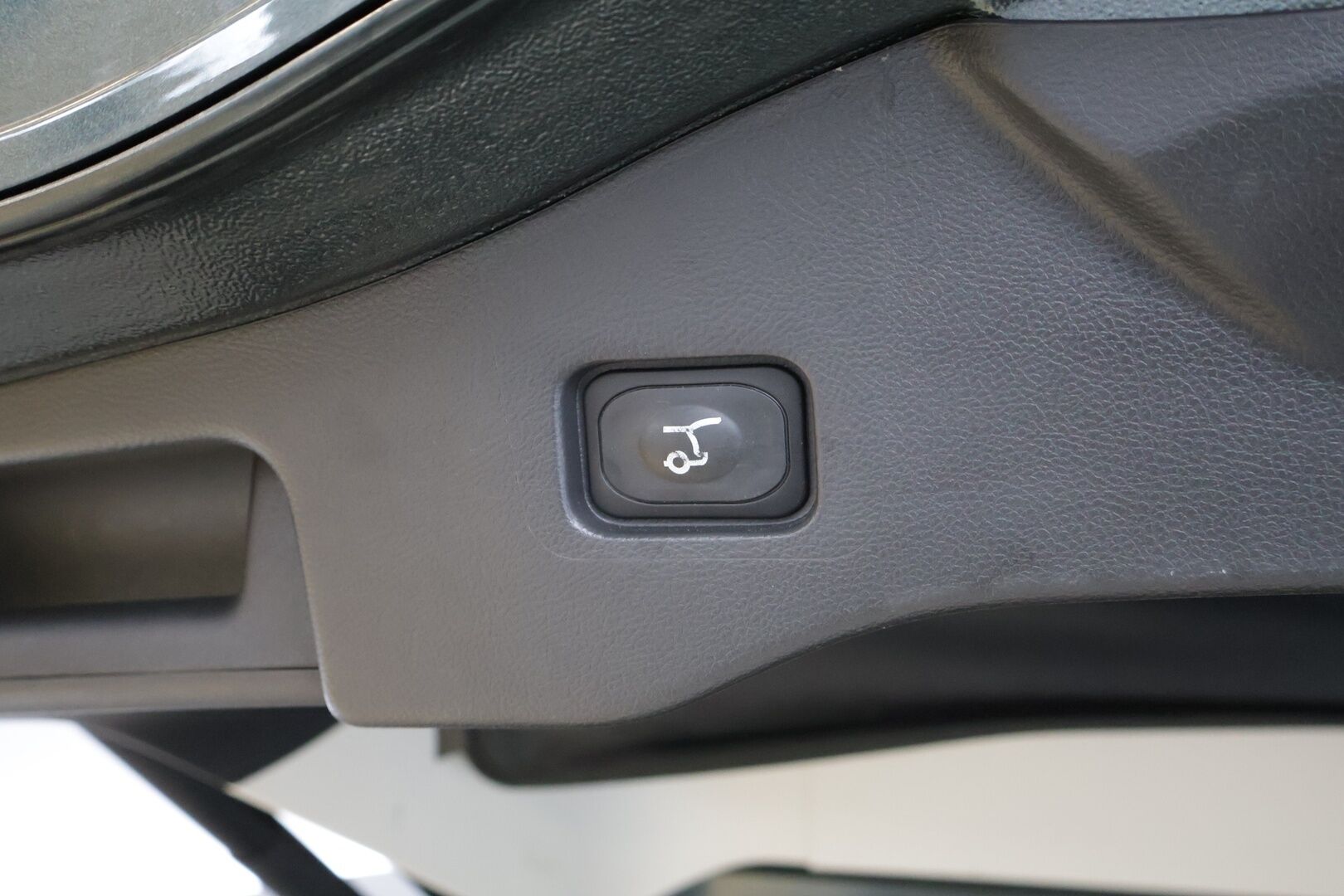 Ford Mondeo 2016 2,0 TDCi 180hv PowerShift Titanium Wagon - 3,99 % KORKOTARJOUS TÄHÄN AUTOON - 31.5. ASTI! - * Avaimeton ovien avaus / LED /  Sähkökontti / Muistipenkki / Läm.Tuulilasi *
